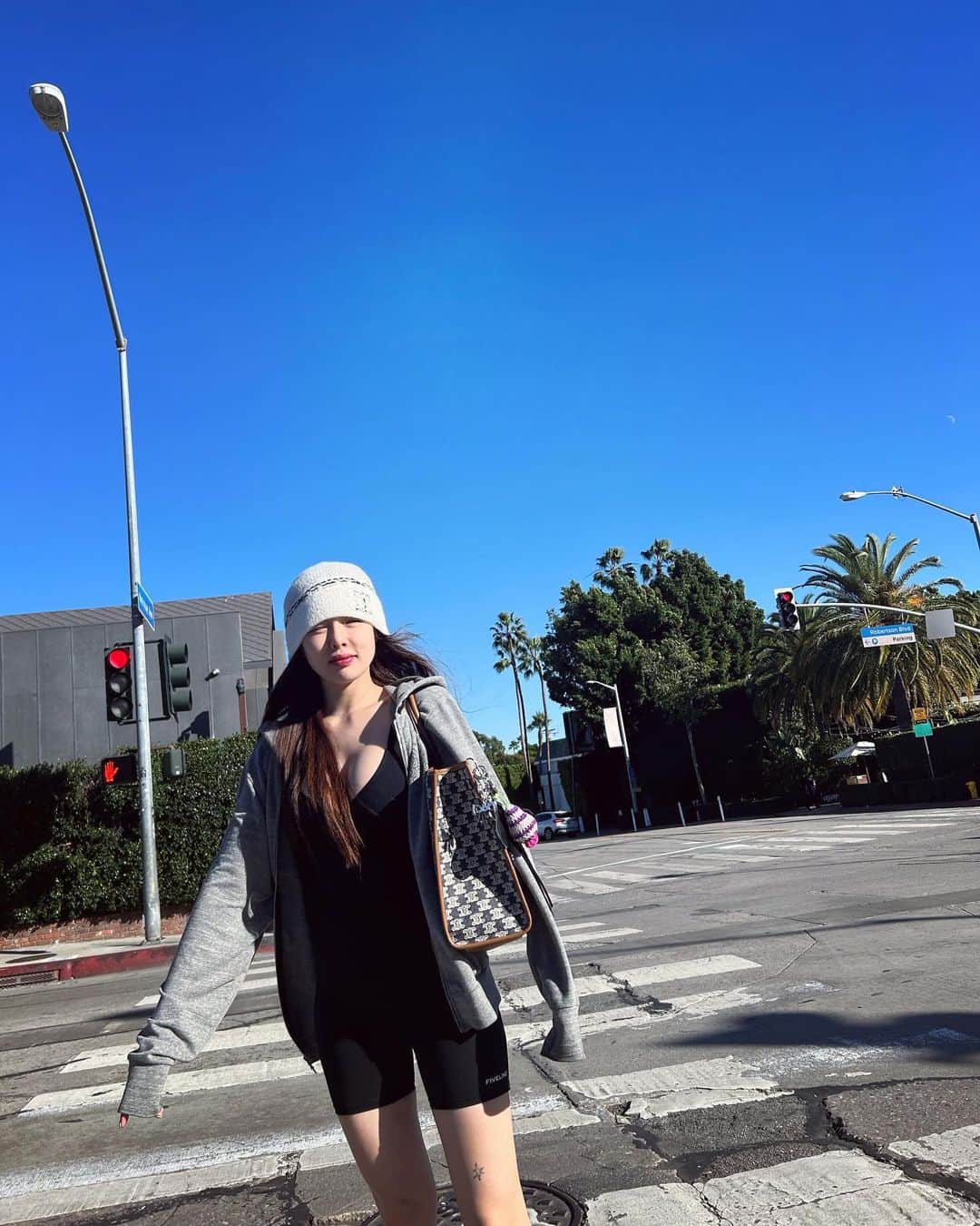 ヒョナ さんのインスタグラム写真 - (ヒョナ Instagram)「🌴🌴🌴🌴」12月12日 14時39分 - hyunah_aa