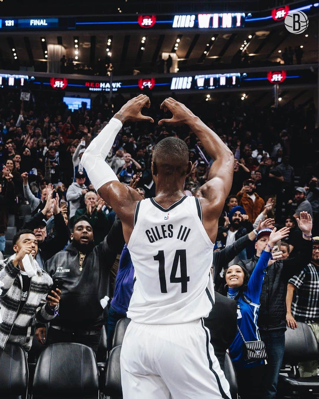 Brooklyn Netsさんのインスタグラム写真 - (Brooklyn NetsInstagram)「What a moment for @hgiiizzle 🫶」12月12日 14時53分 - brooklynnets