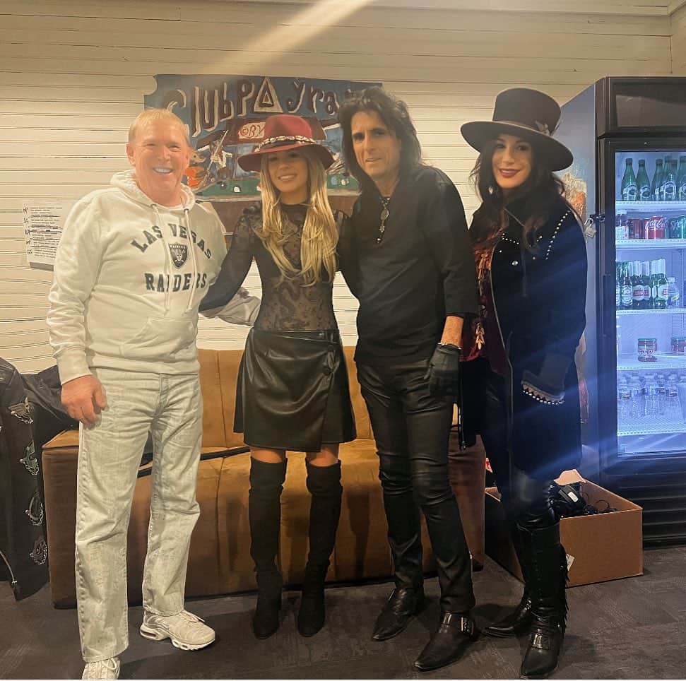 オリアンティのインスタグラム：「✨✨❤️ @alicecooper @tutufoodot #markdavis」