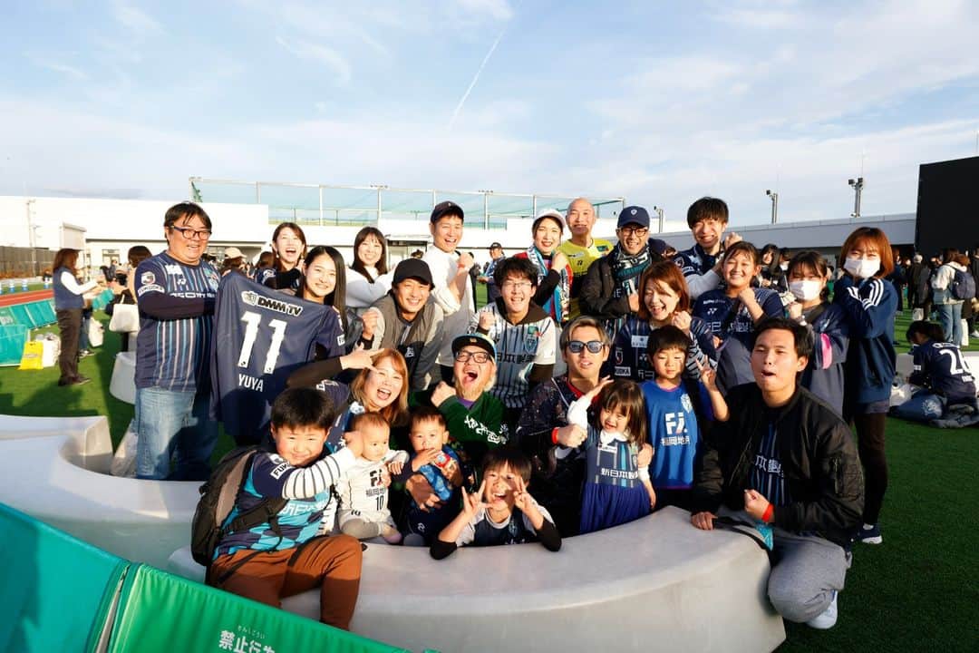 アビスパ福岡さんのインスタグラム写真 - (アビスパ福岡Instagram)「「2023アビスパ福岡ファン感謝デー」に お越しいただいた皆様‼️ ありがとうございました✨  今年はららぽーと福岡にて 4年ぶりとなるミニ運動会を開催いたしました🏃‍♀️✨  選手宣誓は #鶴野怜樹 選手と #森山公弥 選手🙋🙋 ファン感の様子をお届け📸  #アビスパ福岡 #avispa  #J1 #jleague #アビスパ福岡ファン感謝デー」12月12日 16時21分 - avispaf