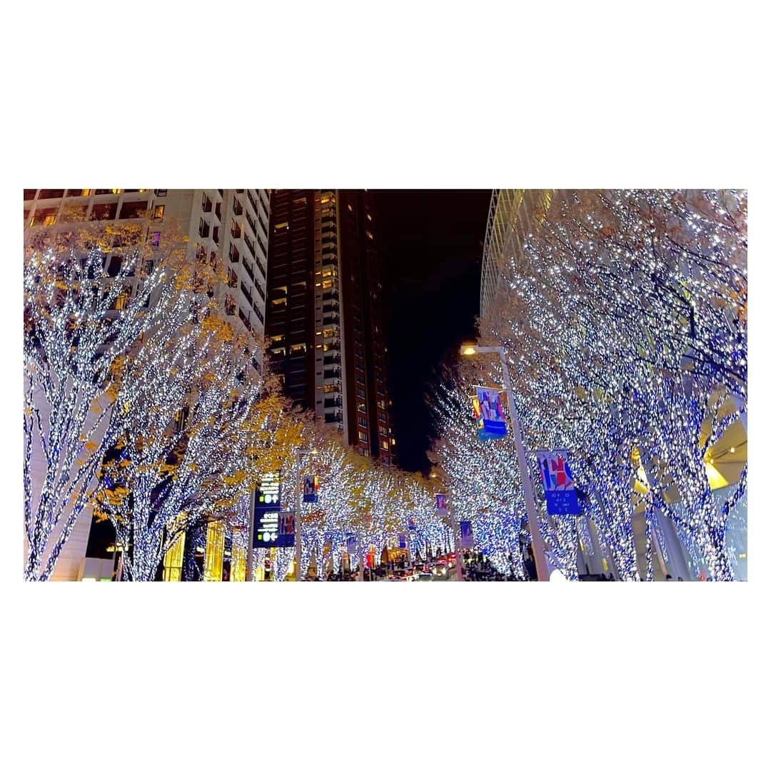 外岡えりかのインスタグラム：「. #photo #illumination #christmas #イルミネーション #クリスマスイルミネーション #🎄 #📷」