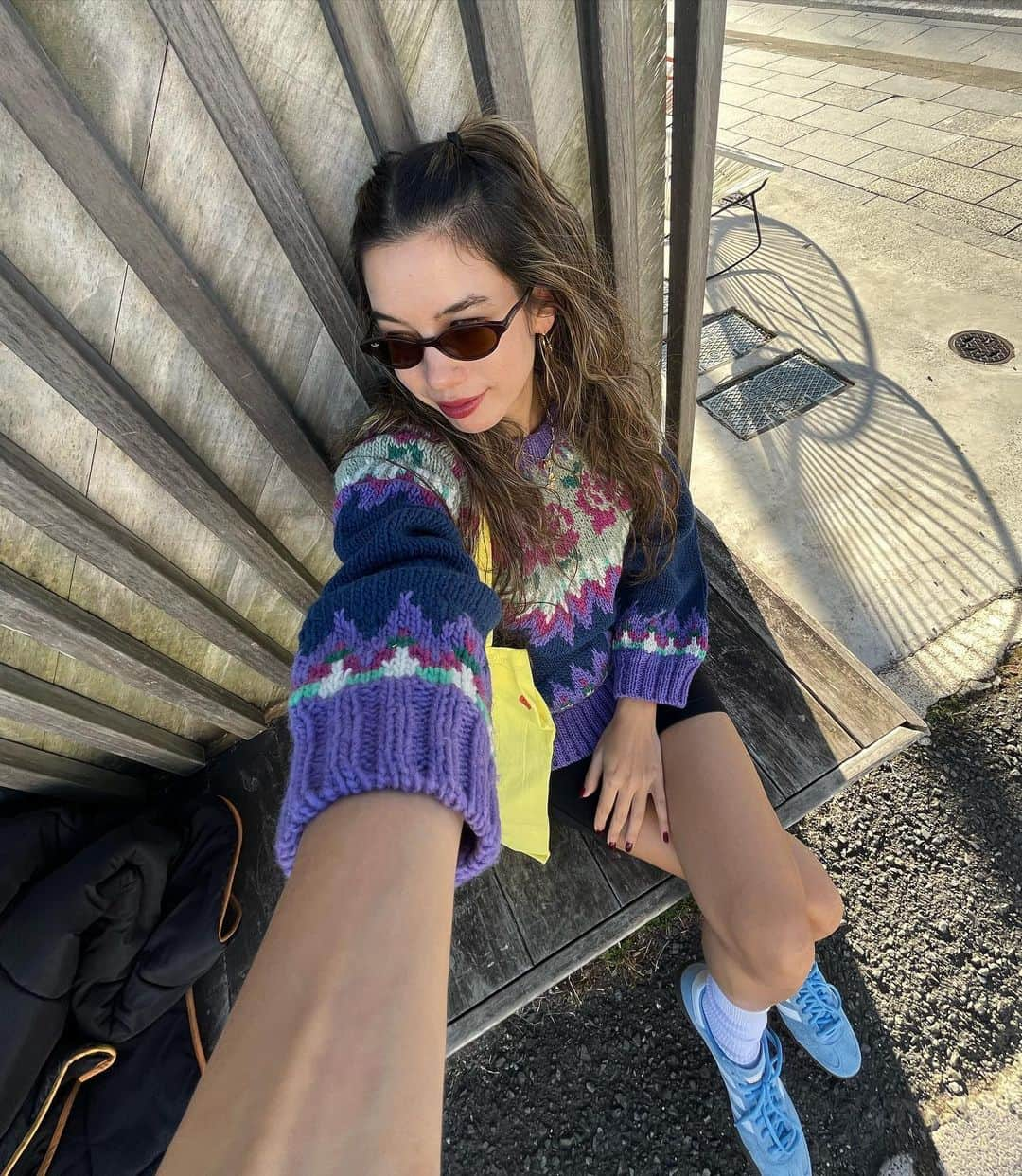 Rika Vanessaさんのインスタグラム写真 - (Rika VanessaInstagram)「HAVE A GRATEFUL DAY🧡☮️🌼✌🏽  今日12/12 18:00〜昨年即完売となった "ROSE PATTERN WOOL KNIT CREW "の HOLIDAY LIMITED カラーが 公式ウェブストアにて数量限定発売🥰  @haveagratefulday_official ✌🏽🧡  これがめちゃくちゃ可愛いの🥹💜✨ メンズにもウィメンズにも冬着てほしい🫶🏽」12月12日 17時25分 - rikavanessa._