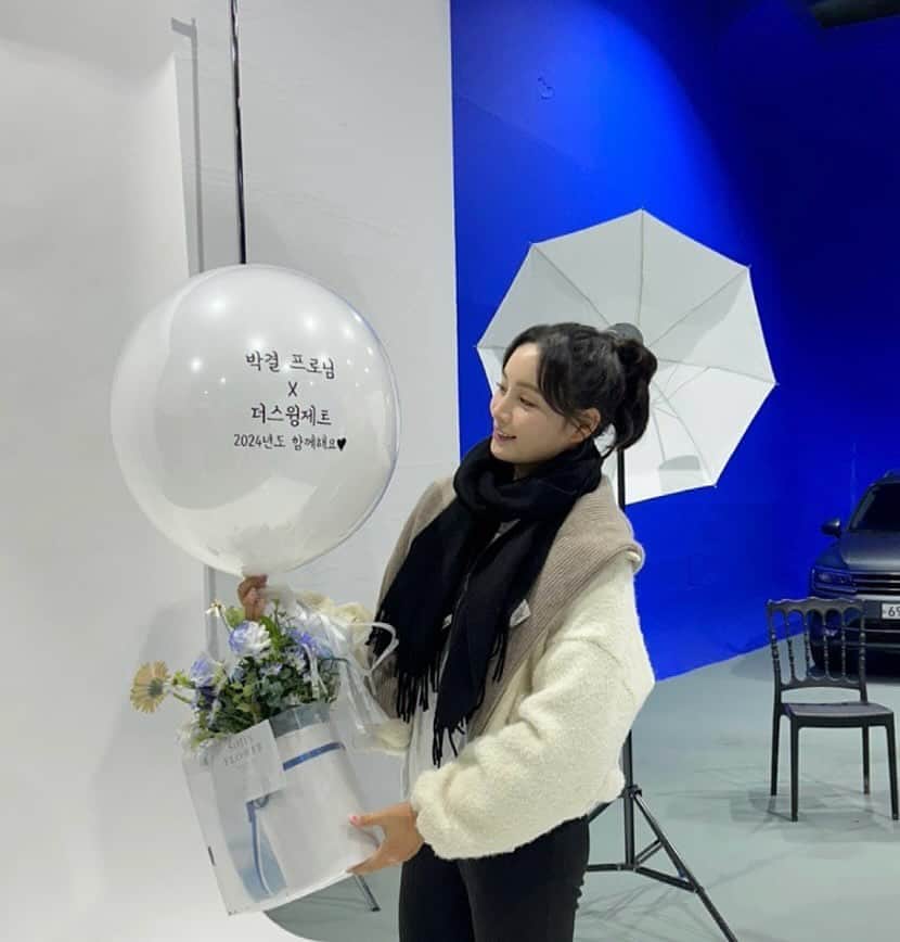 パク・キョルのインスタグラム：「. 2024년에도 🖤#더스윙블랙 #더스윙제트」