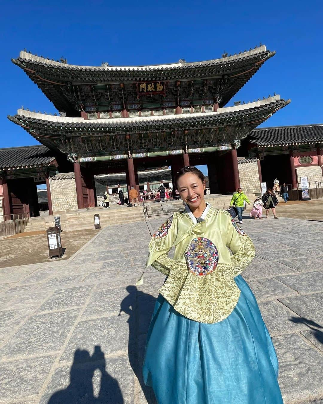 高木晴菜さんのインスタグラム写真 - (高木晴菜Instagram)「はじめての韓服🇰🇷 記念に沢山撮ってくださいました🤣✨  #한복 #韓服」12月12日 17時53分 - harunatakagi