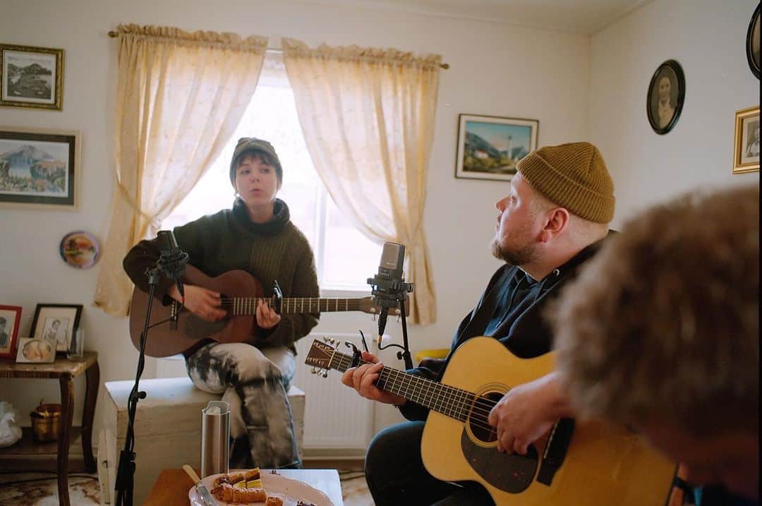 Of Monsters and Menのインスタグラム：「From the making of TÍU. Excited to share it all with you tomorrow 🤍 see you at 9am PT / 12pm ET / 5pm GMT. Link in our bio to the premiere page」