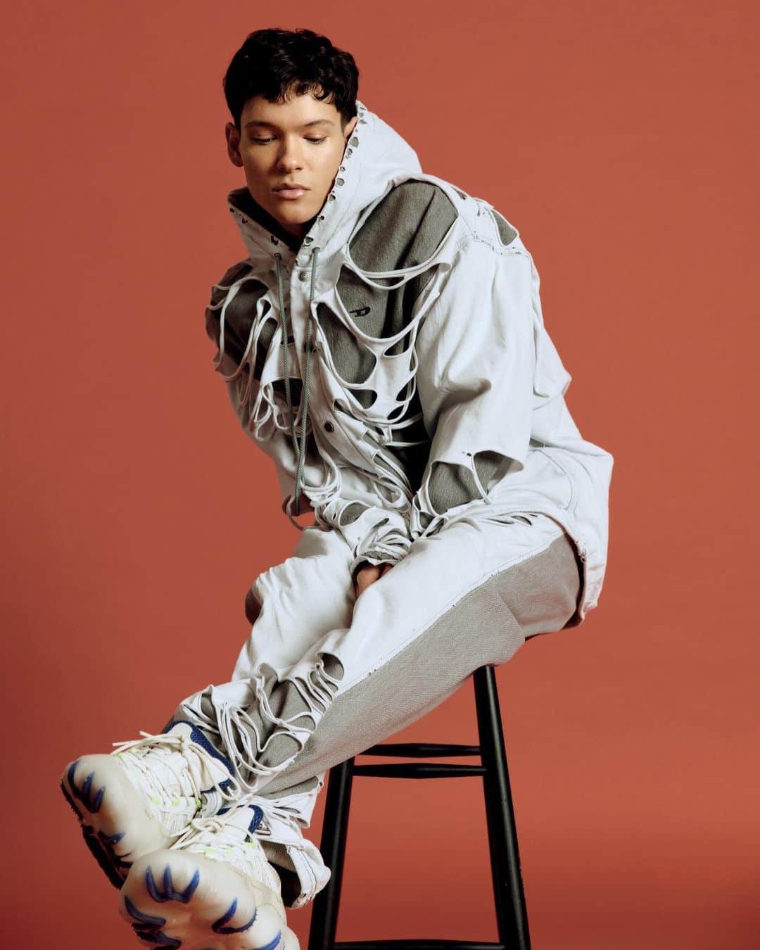 ZOO Magazineさんのインスタグラム写真 - (ZOO MagazineInstagram)「ZOO MAGAZINE ISSUE #81: A PERFECT DAY  Omar Rudberg by Nina Raasch  shot and interviewed exclusively for ZOO MAGAZINE 81 - ZOO MAGAZINE 20 YEARS  Full look: @Diesel @glennmartens Photographer: Nina Raasch @ninaraasch Talent: Omar Rudberg @officialomar Stylist: Izabela Macoch @izabelamacoch Stylist’s Assistant: Katrin Busse @busse.katrin Hair & Make-up: Ana Buvinic @ana.buvinic Location: Blogfabrik Studio @blogfabrik Interview: Jim Butler  #ZooMagazine #20YEARSZOOMAGAZINE #Diesel #OmarRudberg #OMR #YoungRoyals #editorial #fashionphotography」12月13日 3時39分 - zoomagazine