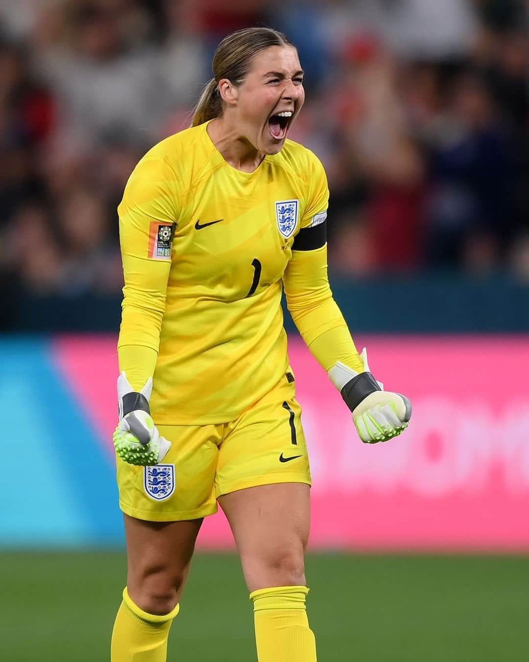 サッカー イングランド代表チームのインスタグラム：「HUGE congratulations @1maryearps - shortlisted for #TheBest FIFA Women’s Goalkeeper Award 2023! 🔥🔥」