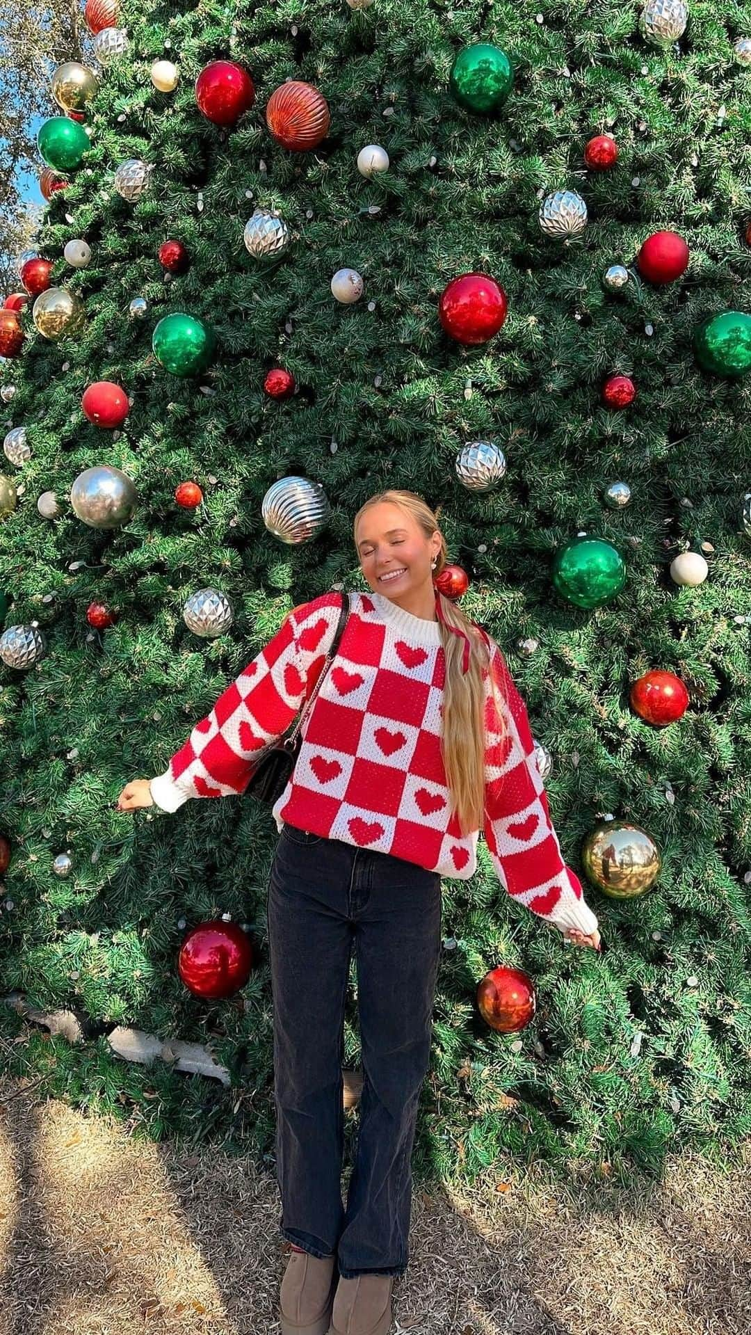 Beginning Boutiqueのインスタグラム：「Christmas ready in our Red Heart Patchwork Jumper 🎄❤️As styled by the gorgeous @gracetaylorr19!」