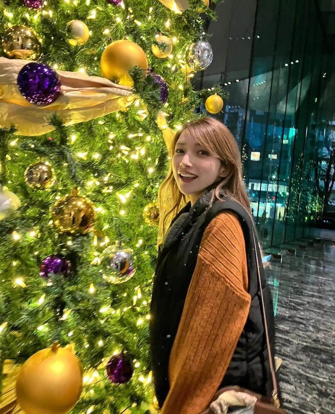 後藤真希さんのインスタグラム写真 - (後藤真希Instagram)「もうクリスマス🎄かぁ〜♡  ／ 📢 『後藤真希 LIVE&TALK 2024 ～まかろん♡わごん～』 会員選考本日まで！！🚐💓✨ ＼  #まきふく #クリスマス #クリスマスツリー #まかろん♡#わごん #後藤真希 #後藤真希ライブ2024」12月12日 19時50分 - goto_maki923