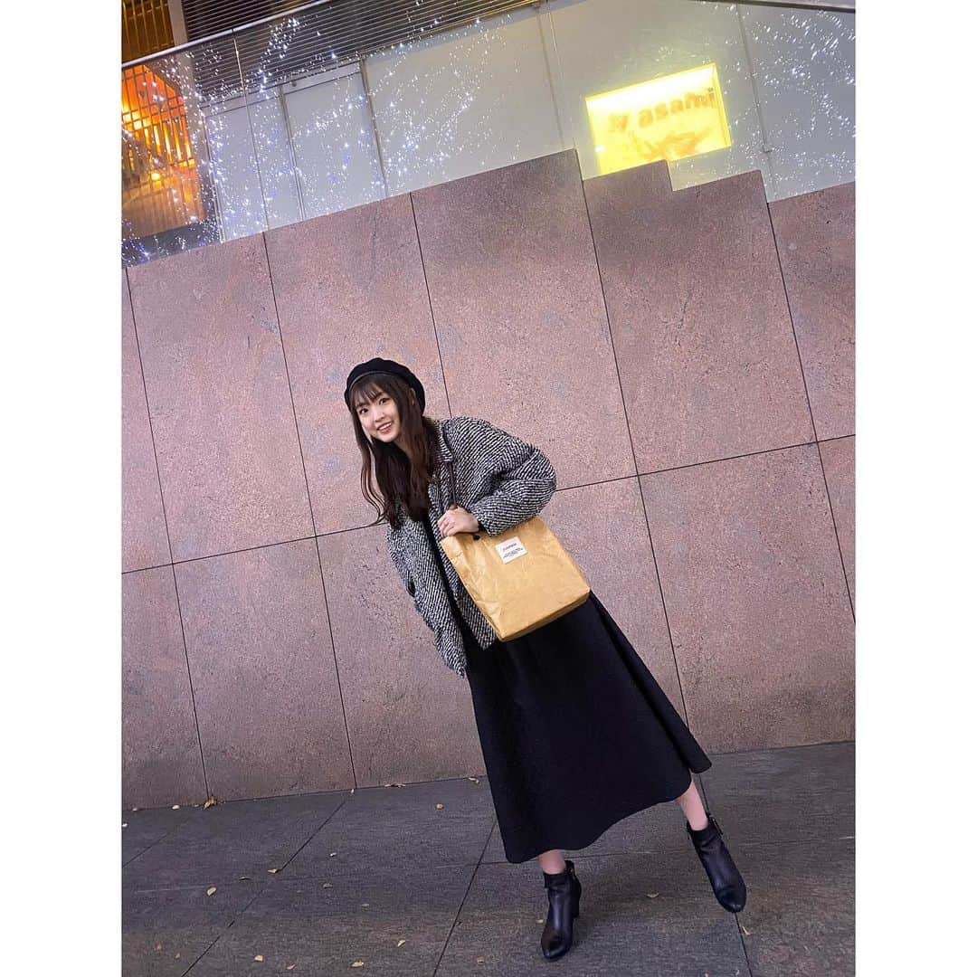 春名真依さんのインスタグラム写真 - (春名真依Instagram)「＊ ベレー帽すき🐈‍⬛🤍  #まいfashion #moussy #yourmle #black #ベレー帽」12月12日 19時49分 - harunamai_official