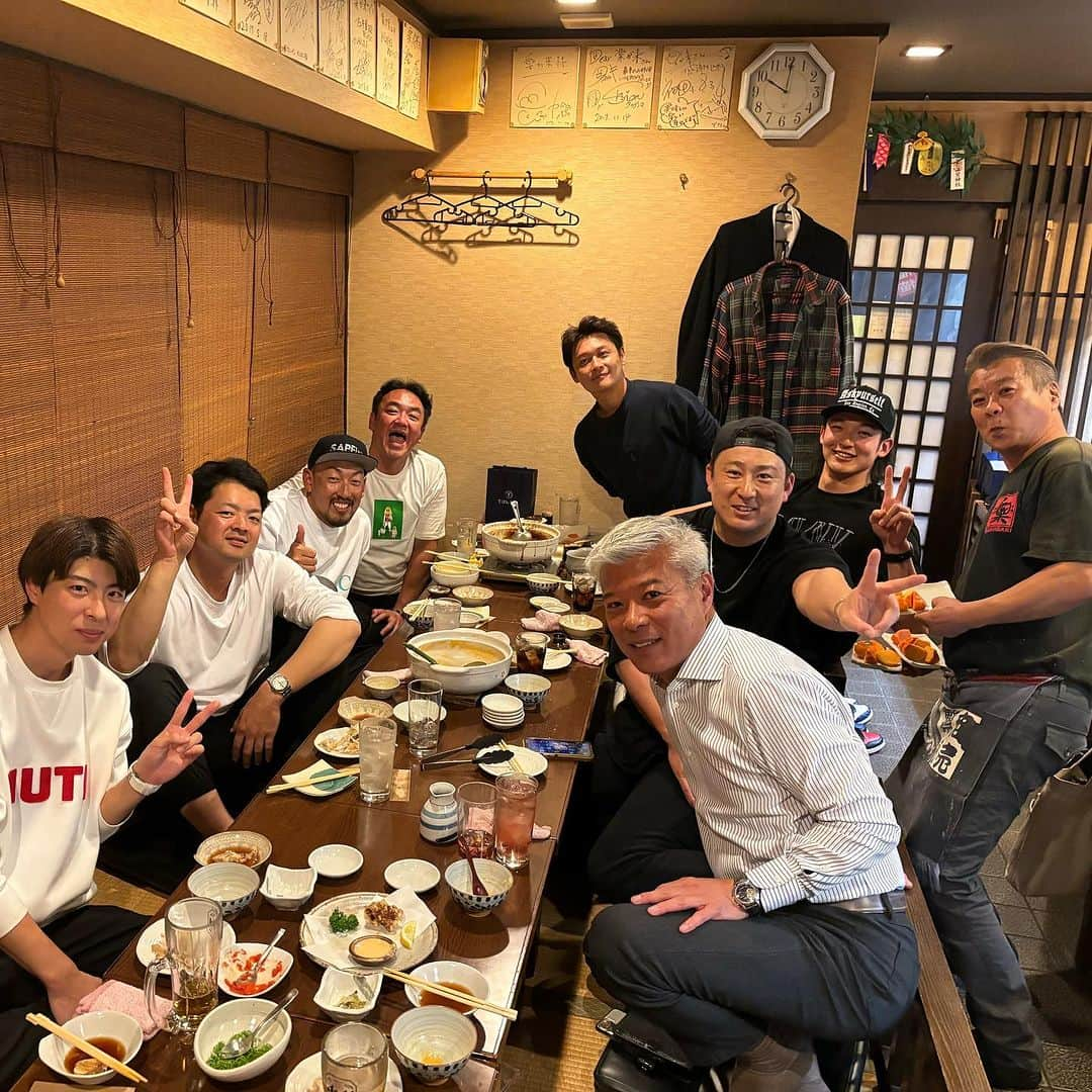 大吉洋平のインスタグラム：「忘年会シーズン🍺とある日に😋スターの皆様と⚾️ #オリックスバファローズ」