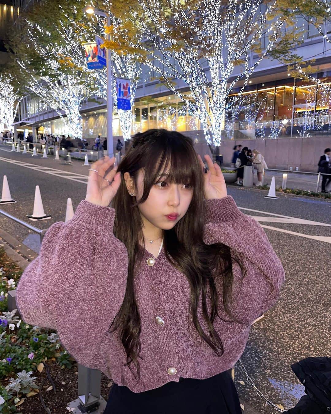 益田愛里沙さんのインスタグラム写真 - (益田愛里沙Instagram)「写真で歯出して笑ってるの珍しすぎて1枚目に持って来ちゃった、！ 人いっぱいいたんだけど、流石に冬の女の子は可愛すぎた、、、🫣🫶💫」12月12日 19時43分 - 24_arisa