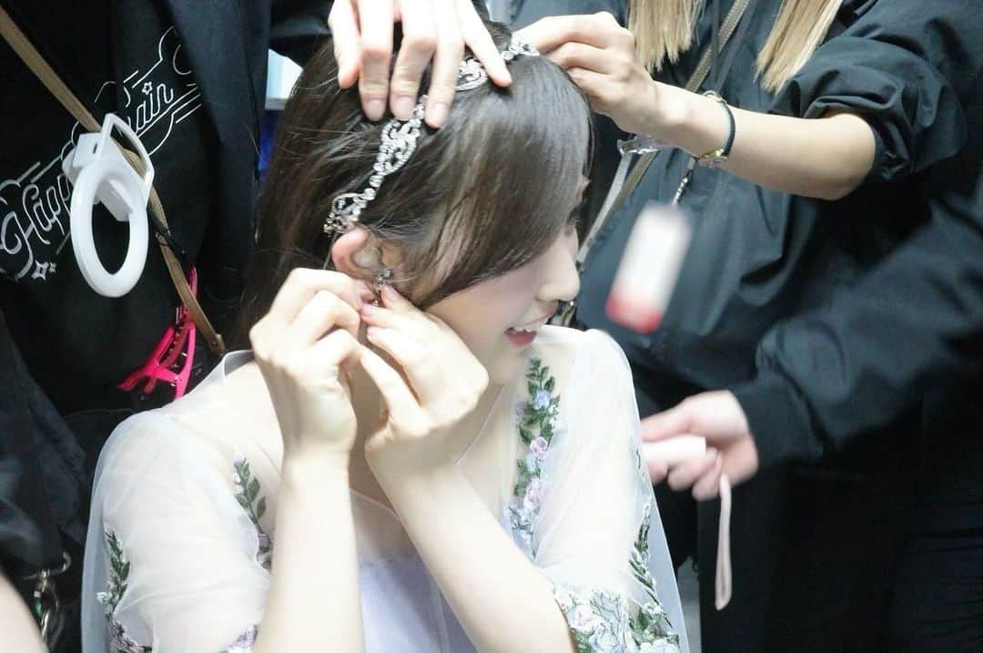 潮紗理菜さんのインスタグラム写真 - (潮紗理菜Instagram)「たくさんの素敵な景色とたくさんの愛をありがとうございました。 一生忘れられない日となりました。 皆さんの幸せを心から願っております。🍀  約7年半ありがとうございました。  日向坂46 潮紗理菜  2023.12.09  #日向坂46 #happytraintour2023  #卒業セレモニー  #12月9日 #sarina8gram  #たくさんお写真撮っていただいたのでまた載せます☺︎」12月12日 19時52分 - ushiosarina8_8