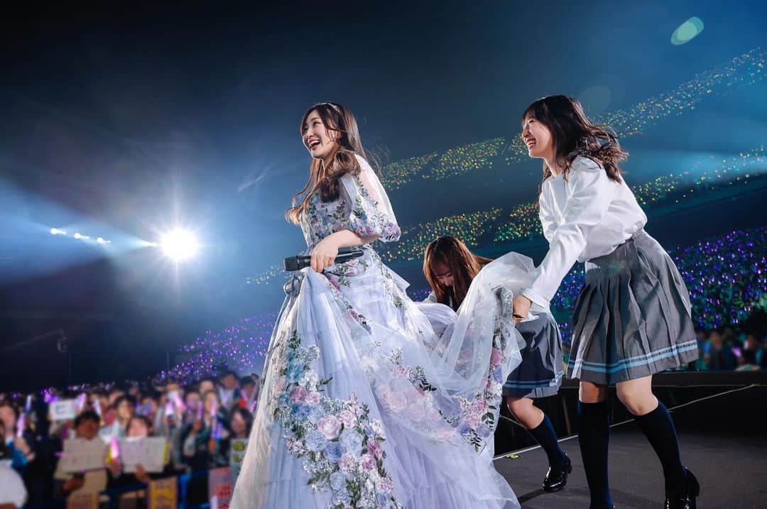 潮紗理菜さんのインスタグラム写真 - (潮紗理菜Instagram)「たくさんの素敵な景色とたくさんの愛をありがとうございました。 一生忘れられない日となりました。 皆さんの幸せを心から願っております。🍀  約7年半ありがとうございました。  日向坂46 潮紗理菜  2023.12.09  #日向坂46 #happytraintour2023  #卒業セレモニー  #12月9日 #sarina8gram  #たくさんお写真撮っていただいたのでまた載せます☺︎」12月12日 19時52分 - ushiosarina8_8
