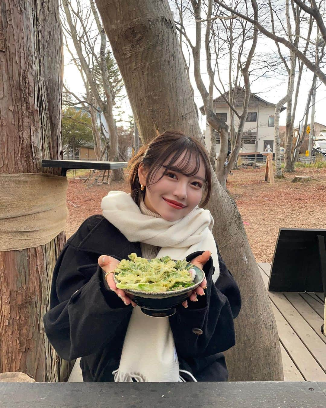 mikuponさんのインスタグラム写真 - (mikuponInstagram)「. 軽井沢🍂  初めての軽井沢 可愛い施設でお蕎麦食べたよ♡  . #ootd #code #pic #cafe #karuizawa #fyp #edwardbrown  #軽井沢 #軽井沢カフェ #軽井沢グルメ #冬コーデ #アウターコーデ #マフラーコーデ」12月12日 20時07分 - ___ponmk2___