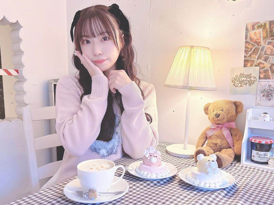 城崎ひまりのインスタグラム：「気になってたカフェ☕️ うさぎのアイスケーキ可愛すぎて食べるのもったいなかった🐰🍰 . . . . . #カフェ#カフェ活#cafe#映えカフェ#可愛いカフェ#カフェ巡り#かふぇすたぐらむ#映えスイーツ#映えスポット#カフェ部#うさぎ#アニマルカフェ#高円寺#高円寺カフェ#高円寺グルメ#東京#ファッション#可愛い#かわいい#follow#フォローミー#自撮り#可愛い女の子#かわいい女の子#アイドル#girl#idol#フレンチガーリー#フレンチガーリーコーデ#FURFUR」