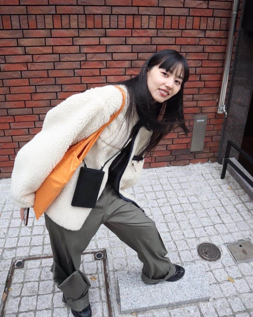 Shiho Sasakiさんのインスタグラム写真 - (Shiho SasakiInstagram)「❄️✌︎🩵  #outfit_shiho #ファッション #コーディネート #今日のコーデ #今日のファッション #大人カジュアル #モードカジュアル #黒髪ロング#冬コーデ」12月12日 20時15分 - shihomurata0718