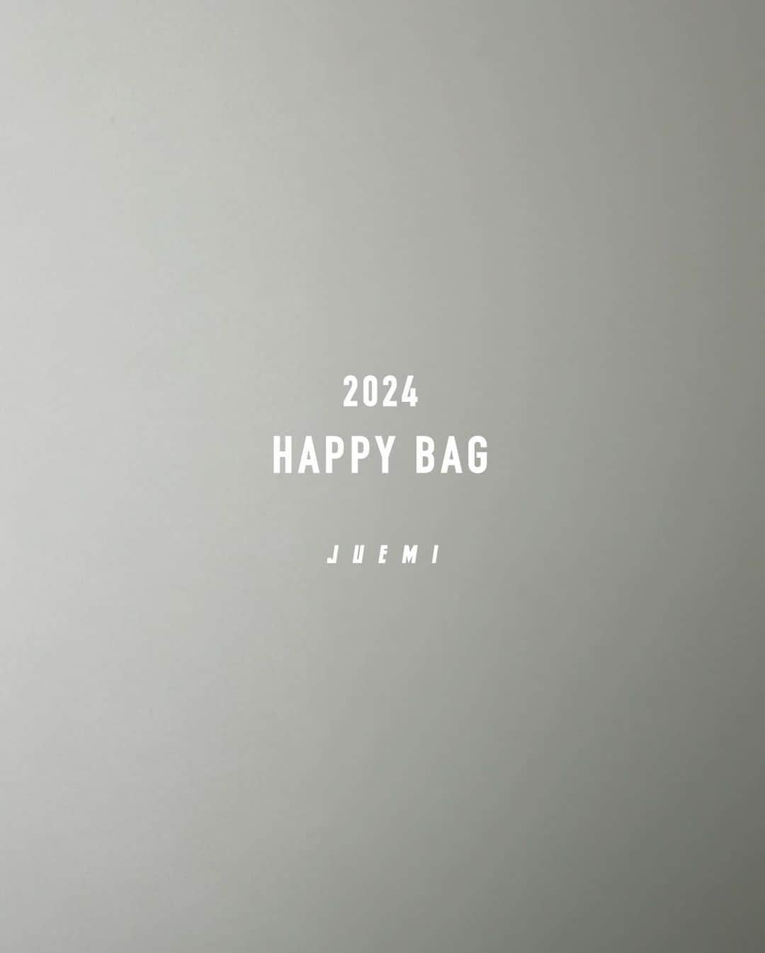 Juemiさんのインスタグラム写真 - (JuemiInstagram)「🐉2024 Juemi Happy Bag🐉 🪩Web Limited Special Edition🪩 -12.18 MON 20:00 ORDER START- ㅤㅤㅤㅤㅤㅤㅤㅤㅤㅤㅤㅤㅤ ㅤㅤㅤㅤㅤㅤㅤㅤㅤㅤㅤㅤㅤ ━━━━今年のJuemiの福袋はいつもとは違う。  ディレクターJuriと"一緒にチョイスする"福袋。 ㅤㅤㅤㅤㅤㅤㅤㅤㅤㅤㅤㅤㅤ "自分に似合うものを トレンドに流されず 自信を持って着てほしい" ㅤㅤㅤㅤㅤㅤㅤㅤㅤㅤㅤㅤㅤ "みんなが着ているもの ではなく 私がきっかけとなり 新しい自分を見つけてもらえたら こんな幸せなことはない"  そんなディレクターの願いから 今回の2024 Juemi Happy Bagが 誕生致しました。 ㅤㅤㅤㅤㅤㅤㅤㅤㅤㅤㅤㅤㅤ --------------------------------------------- ■2024 Juemi Happy Bag Web Limited Special Edition ¥33,000 tax in ※後日販売する通常版は ¥29,800 tax in となります。 ※約70,000円相当の商品が入った福袋となります。 ㅤㅤㅤㅤㅤㅤㅤㅤㅤㅤㅤㅤㅤ ■販売開始日時 12.18 mon  20:00- Order Start  ■受注期間 12.18 mon 20:00 - 12.19 tue 23:59  ブランドディレクター兼デザイナーのJuri @juritakiguchi がWEBご予約のお客様を対象にオンラインでコーディネート提案をさせて頂きます。 ※オンライン接客＝お客様のニーズをオンラインにてお伺いさせていただいた上でJuriが福袋のアイテムをご提案させて頂きます。 ㅤㅤㅤㅤㅤㅤㅤㅤㅤㅤㅤㅤㅤ 2024 Juemi Happy Bagには 必ず 【EMB Half Zip Cropped Knit】が一点含まれます。 ※今回発売の「Web Limited Special Edition」のみお好きなカラーをお選び頂けます。 後日発売になるHappy Bagではカラーはお選び頂けません。 ㅤㅤㅤㅤㅤㅤㅤㅤㅤㅤㅤ --------------------------------------------- その他の詳しい詳細等は 続報をお待ちくださいませ。 ㅤㅤㅤㅤㅤㅤㅤㅤㅤㅤㅤㅤㅤ ご質問やお問い合わせはDMやコメント等でお待ちしております。 ㅤㅤㅤㅤㅤㅤㅤㅤㅤㅤㅤㅤㅤ #JUEMI #福袋 #福袋2024 #2024福袋」12月12日 20時09分 - _juemi_