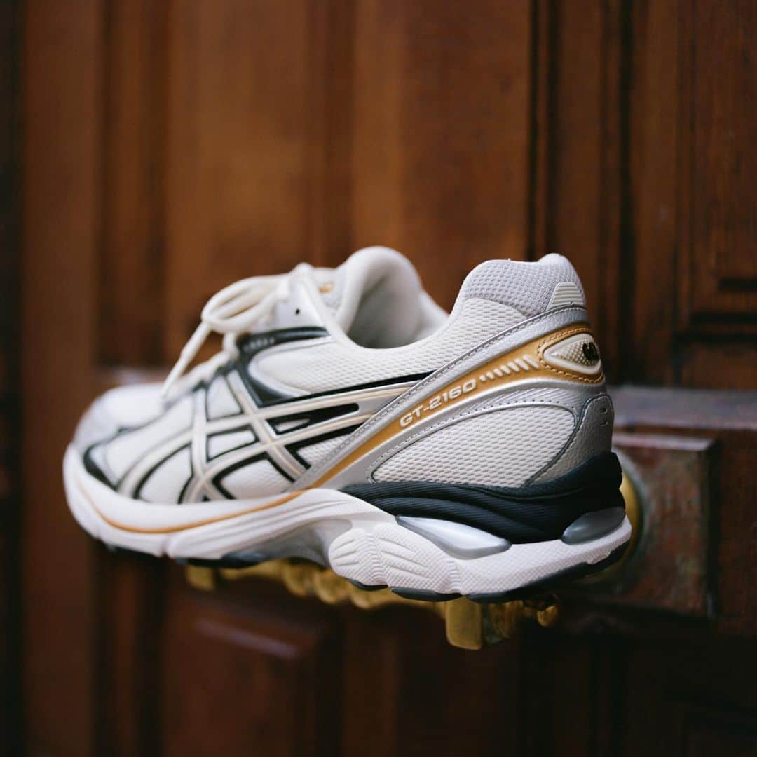 KICKS LAB. [ Tokyo/Japan ]さんのインスタグラム写真 - (KICKS LAB. [ Tokyo/Japan ]Instagram)「ASICS SPORTSTYLE l "GT-2160" Cream/Pure Silver l Available on the December 14th in Store and Online Store. #KICKSLAB #キックスラボ」12月12日 20時33分 - kickslab