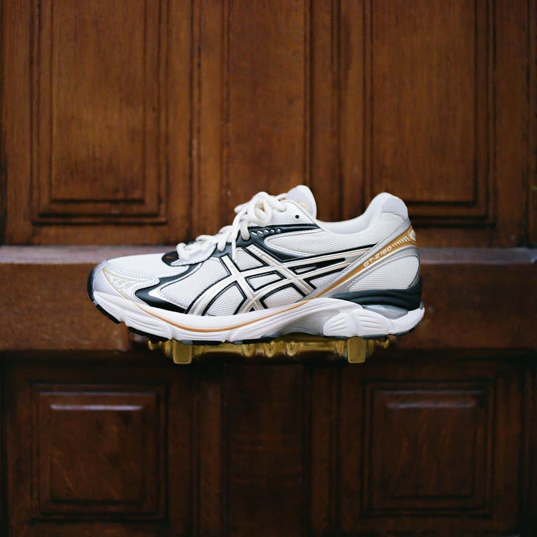 KICKS LAB. [ Tokyo/Japan ]のインスタグラム：「ASICS SPORTSTYLE l "GT-2160" Cream/Pure Silver l Available on the December 14th in Store and Online Store. #KICKSLAB #キックスラボ」
