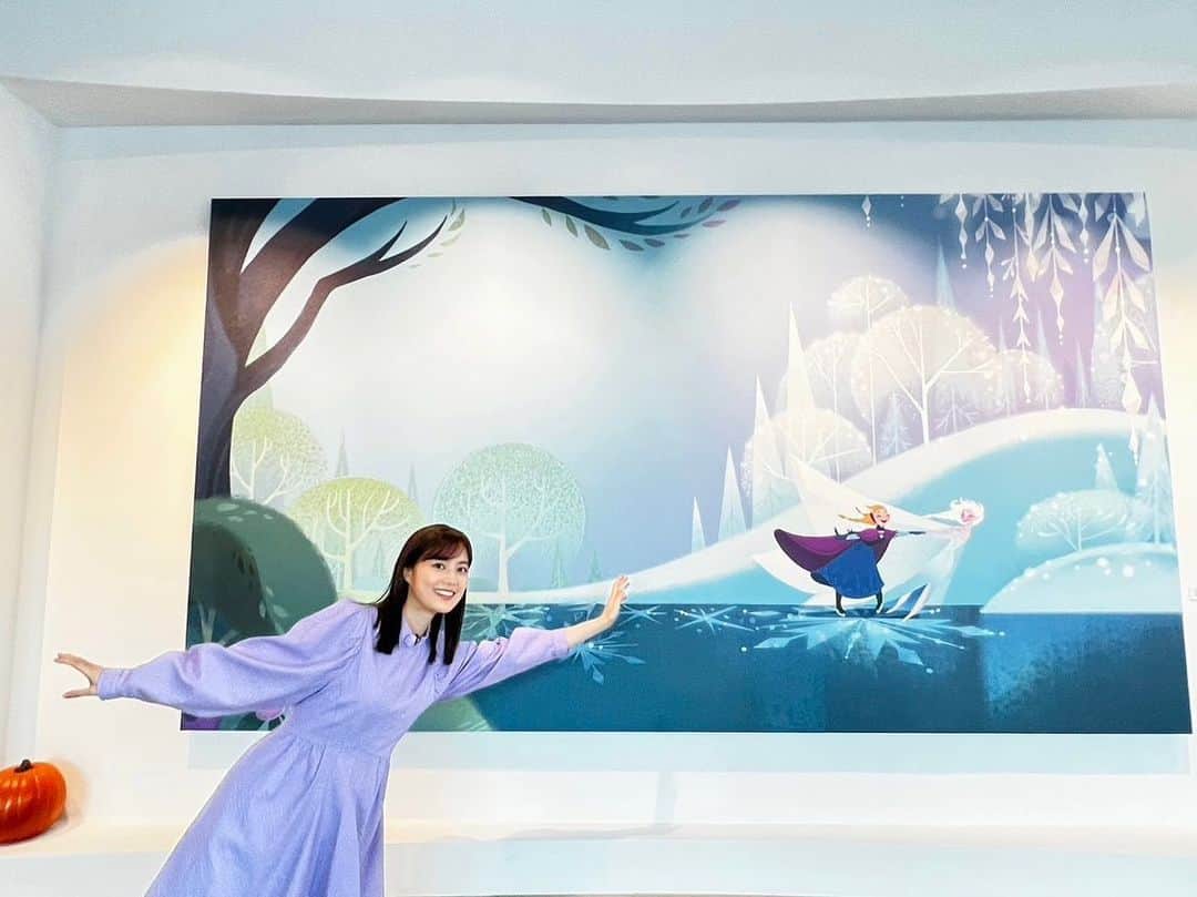 生田絵梨花さんのインスタグラム写真 - (生田絵梨花Instagram)「ディズニー本社には 色々なアートが飾ってあって ときめきが止まりませんでした…♡  #ディズニー100」12月12日 20時33分 - ikutaerika.official