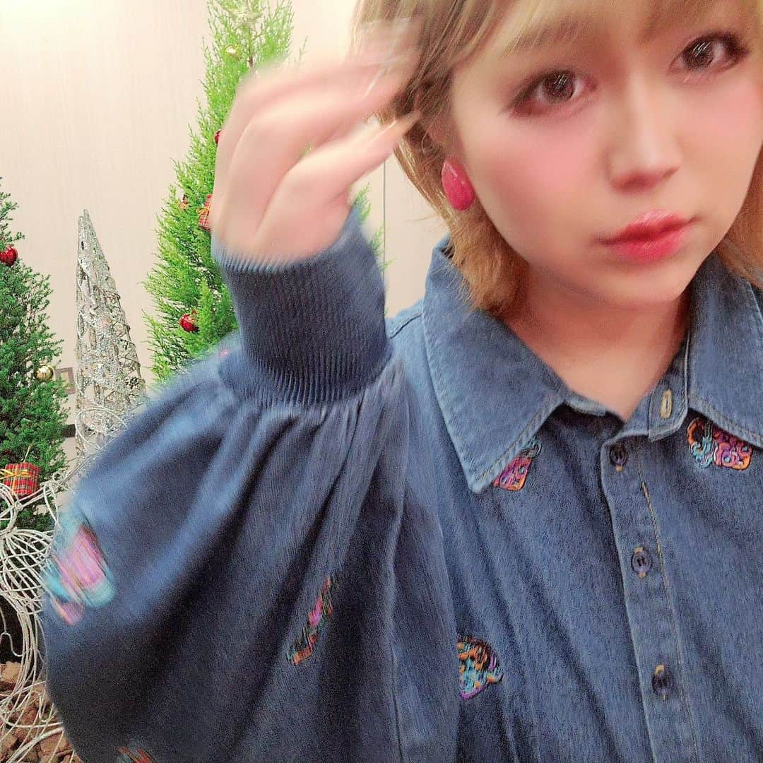 りんごちゃんさんのインスタグラム写真 - (りんごちゃんInstagram)「スタジオファッション  #フジテレビ #ぽかぽか  ・デニムワンピ @punyuz ・イヤリング @abiste_official」12月12日 20時25分 - ringochan_0626