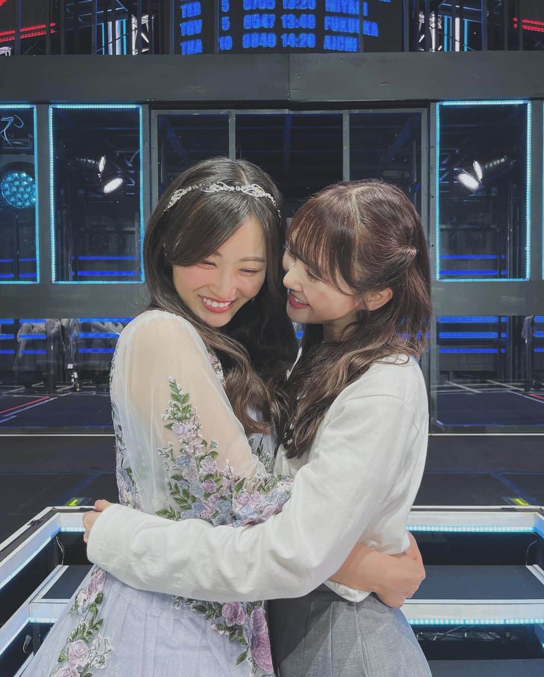 加藤史帆さんのインスタグラム写真 - (加藤史帆Instagram)「なっちょ！卒業おめでとう！ 卒業セレモニーとっても綺麗だったよ  同い年の同期で、とても大切な人です！ これからはお友達としてたくさん旅行いこうね✈️  そして夏から始まった「Happy Train Tour 2023」も全公演、完走しました！ 会場にお越しくださった皆さん、配信をご覧くださった皆さん、ありがとうございました🌞  #shihogram #日向坂46 #happytraintour2023」12月12日 20時29分 - katoshi.official
