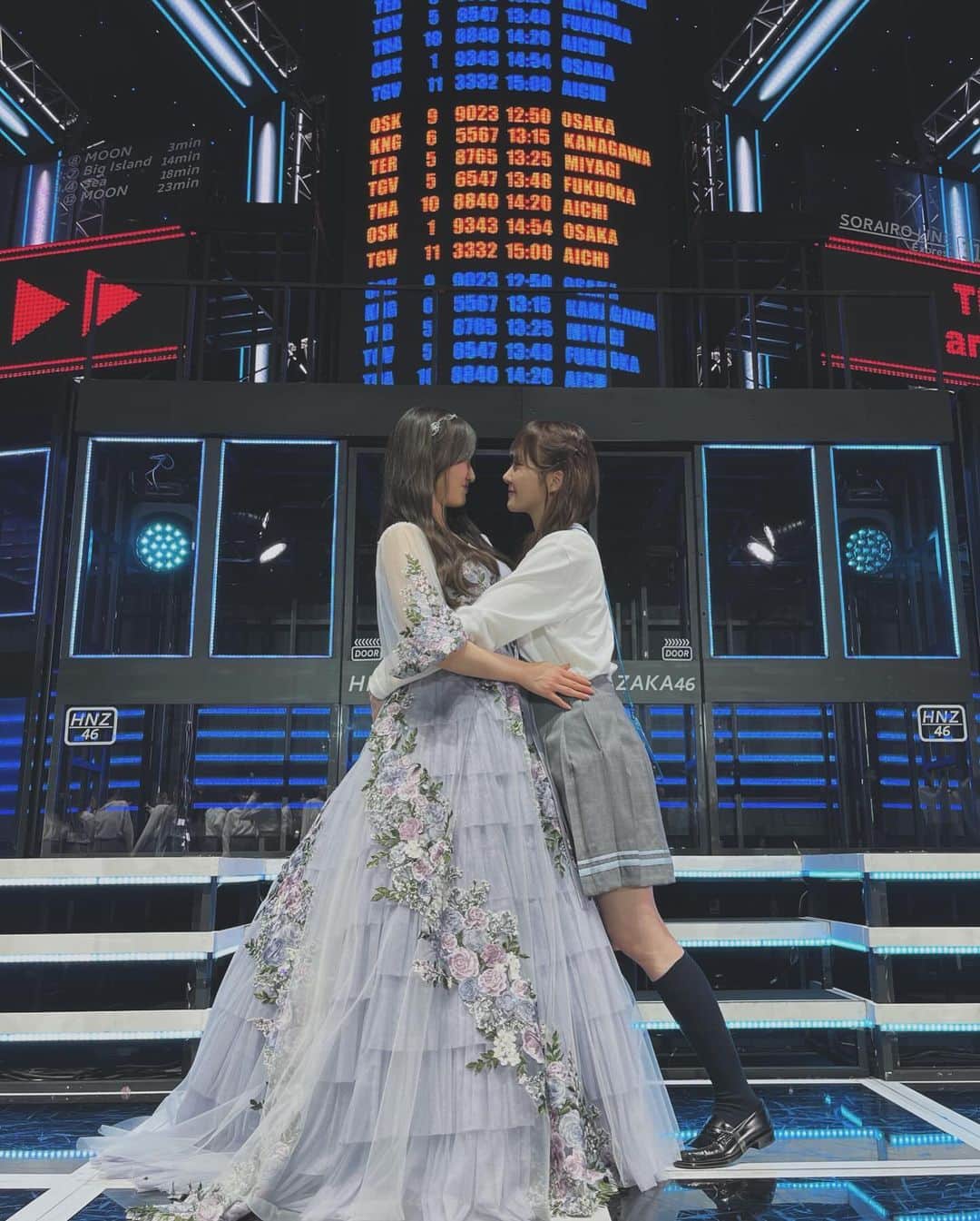 加藤史帆さんのインスタグラム写真 - (加藤史帆Instagram)「なっちょ！卒業おめでとう！ 卒業セレモニーとっても綺麗だったよ  同い年の同期で、とても大切な人です！ これからはお友達としてたくさん旅行いこうね✈️  そして夏から始まった「Happy Train Tour 2023」も全公演、完走しました！ 会場にお越しくださった皆さん、配信をご覧くださった皆さん、ありがとうございました🌞  #shihogram #日向坂46 #happytraintour2023」12月12日 20時29分 - katoshi.official