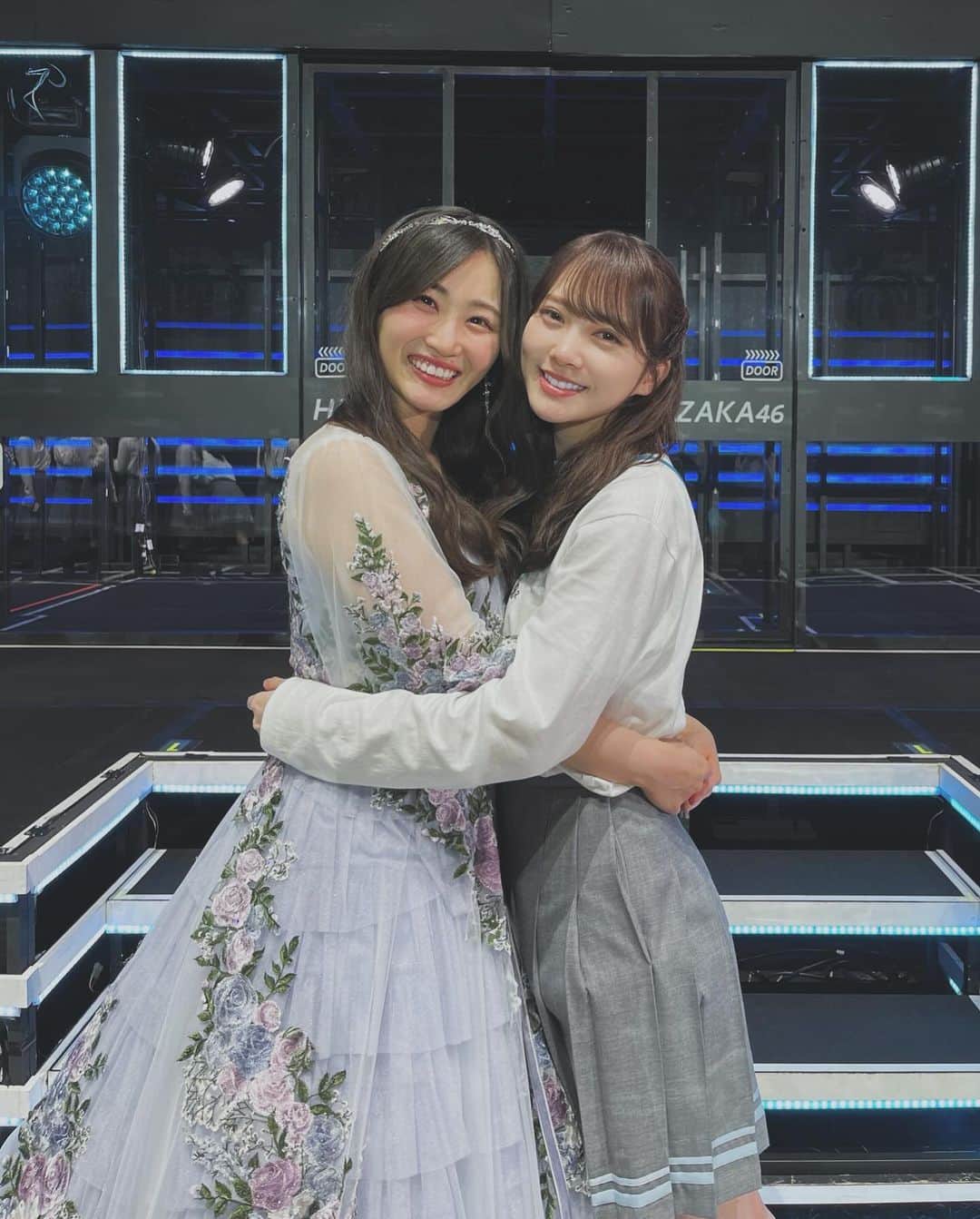 加藤史帆さんのインスタグラム写真 - (加藤史帆Instagram)「なっちょ！卒業おめでとう！ 卒業セレモニーとっても綺麗だったよ  同い年の同期で、とても大切な人です！ これからはお友達としてたくさん旅行いこうね✈️  そして夏から始まった「Happy Train Tour 2023」も全公演、完走しました！ 会場にお越しくださった皆さん、配信をご覧くださった皆さん、ありがとうございました🌞  #shihogram #日向坂46 #happytraintour2023」12月12日 20時29分 - katoshi.official