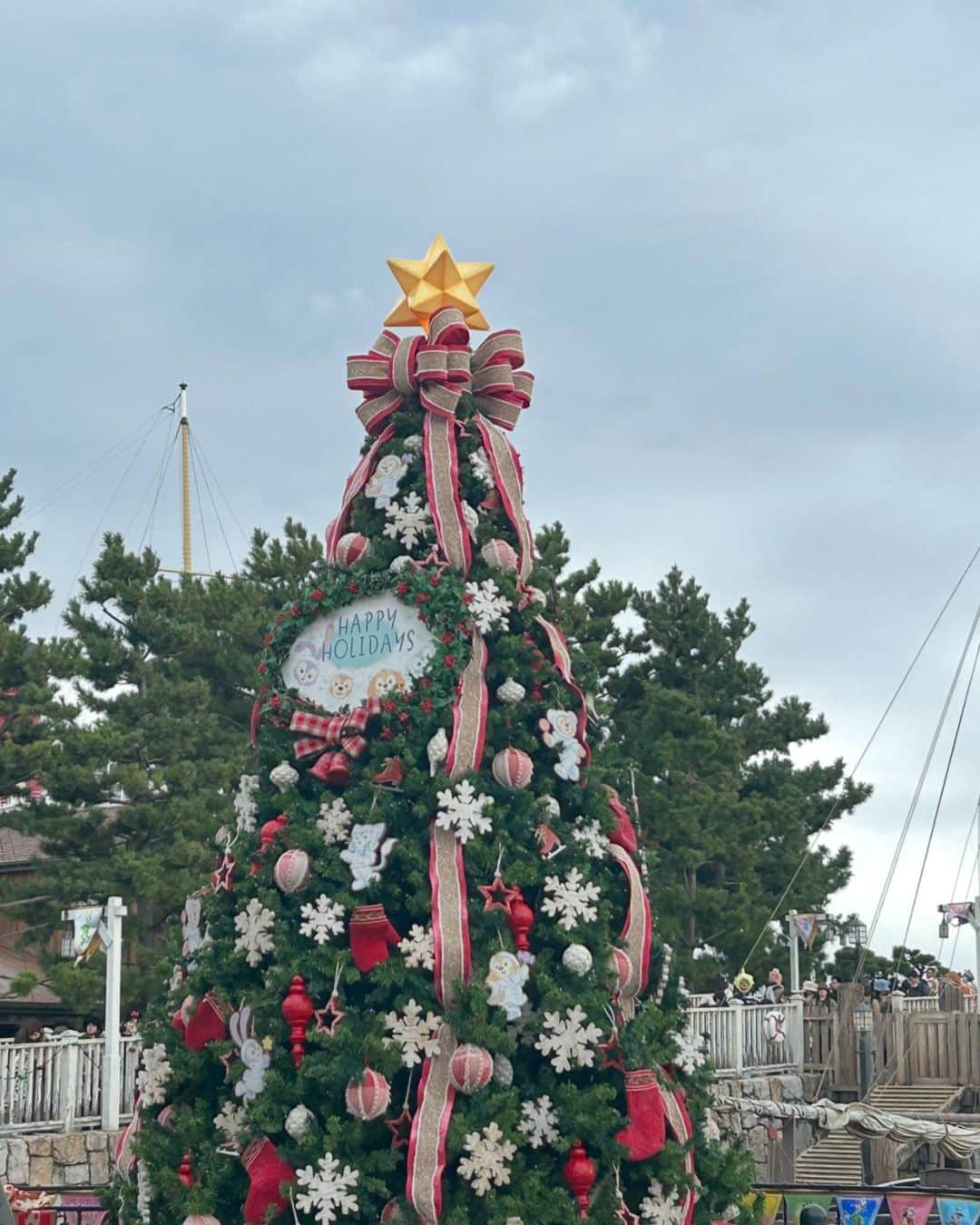 本間日陽さんのインスタグラム写真 - (本間日陽Instagram)「夢の国➰🎄💕💕💕💕💕  #クリスマスディズニー #ディズニークリスマス #ディズニーシー #ディズニーグルメ #tokyodisneysea #tokyodisneyresort #クリスマス#クリスマスコーデ #ディズニーコーデ #冬ディズニー #321_code」12月12日 20時29分 - hinata_homma1110