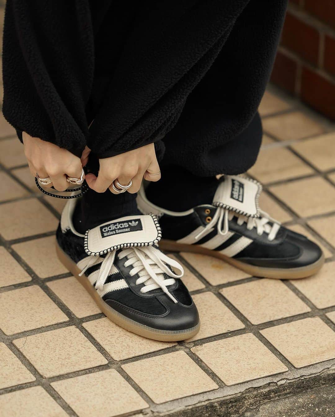 Ryoさんのインスタグラム写真 - (RyoInstagram)「Winter outfit idea 💡🚶 ポーラテックのセットアップ。今週末から販売開始✊🏻  set up : @the_clesste 168cm size: 1 shoes : @walesbonner × @adidasoriginals  ㅤㅤㅤㅤㅤㅤㅤㅤㅤㅤㅤㅤㅤbag : @the_clesste   #clesste #adidassamba #walesbonner」12月12日 20時38分 - ryo__takashima