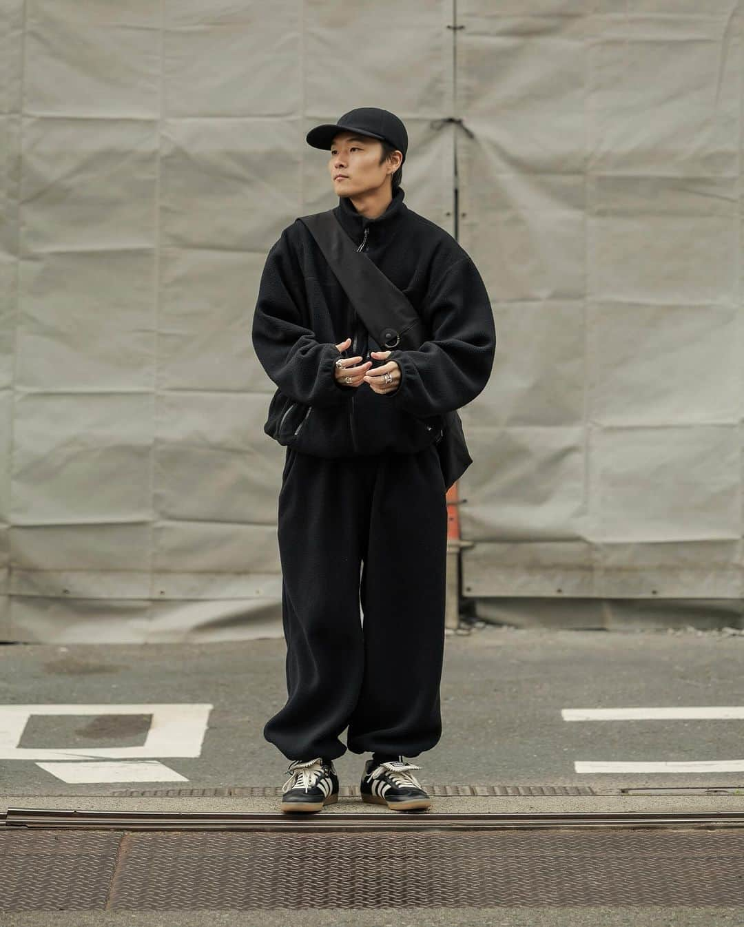 Ryoさんのインスタグラム写真 - (RyoInstagram)「Winter outfit idea 💡🚶 ポーラテックのセットアップ。今週末から販売開始✊🏻  set up : @the_clesste 168cm size: 1 shoes : @walesbonner × @adidasoriginals  ㅤㅤㅤㅤㅤㅤㅤㅤㅤㅤㅤㅤㅤbag : @the_clesste   #clesste #adidassamba #walesbonner」12月12日 20時38分 - ryo__takashima