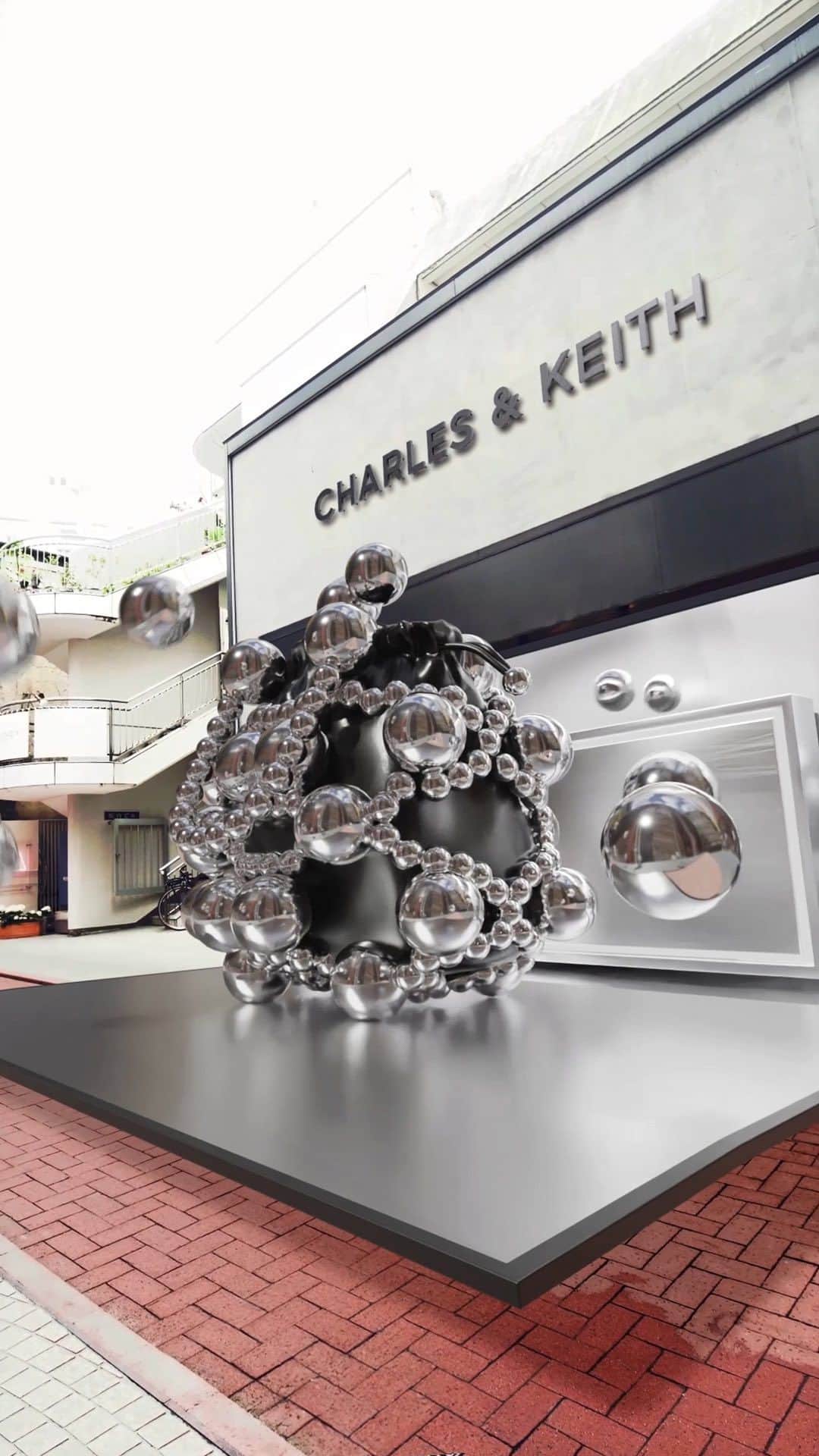 CHARLES & KEITH JAPAN CHARLES & KEITHのインスタグラム：「【CHARLES & KEITH HOLIDAYS】⁠ ⁠煌びやかなメタリックシルバーに包まれた大胆かつ遊び心溢れるビーズド トップハンドルバッグが、CHARLES & KEITH 渋谷店⁠に登場。⁠ ⁠ ▷ビーズド トップハンドルバッグ⁠ ⁠ #CharlesKeithCelebrates ⁠ #CharlesKeithFW23 ⁠ #チャールズアンドキース」