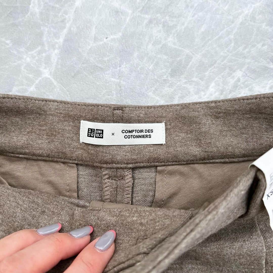 maricoさんのインスタグラム写真 - (maricoInstagram)「@uniqlo_with の#ブラッシュドジャージータックワイドパンツ  今更だけど投稿😂  店舗でSサイズ試着したらやはり大きくて、 サイトでXSサイズ購入しました😊  こちらコトニエコラボ商品なんですが、今年のユニクロさんコトニエコラボが1番私は好きでした。 次回も楽しみだな♡  #uniqlo #ユニクロ#ユニクロ購入品 #ブラッシュドジャージーパンツ  #ワイドパンツ #低身長コーデ」12月12日 20時51分 - marico__0088