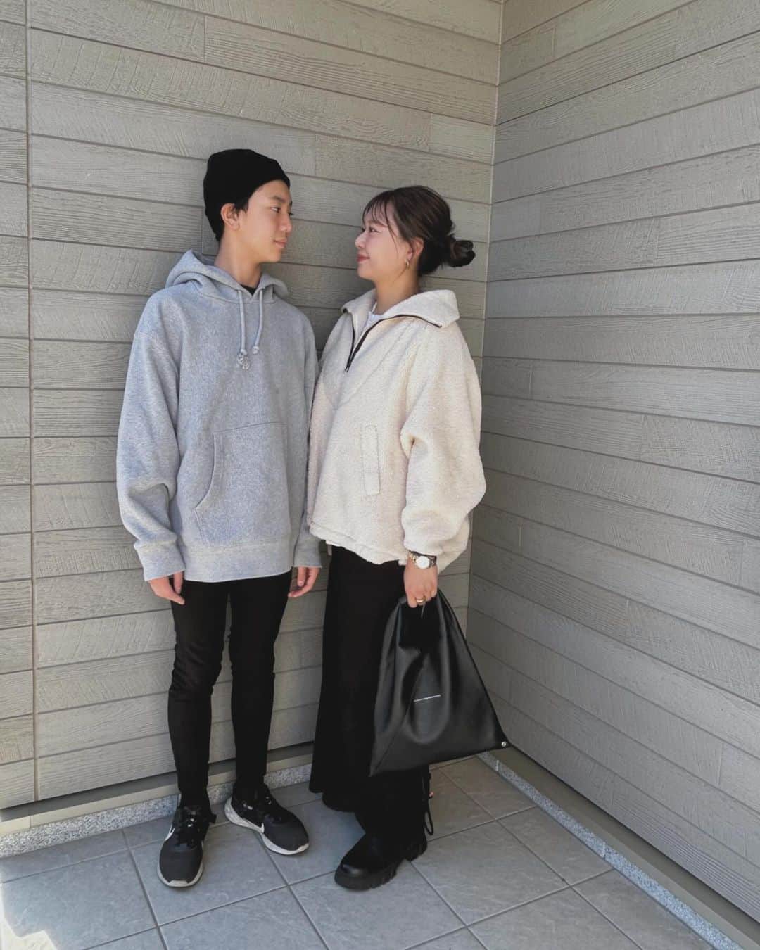 mmmaaakkkiiikkkoooさんのインスタグラム写真 - (mmmaaakkkiiikkkoooInstagram)「れんれんどんどん伸びろ~🕴️  めちゃくちゃお気に入りな @enn__official_ のボアプルオーバー 一枚でも重ね着でもかわいいデザイン フロントジップを開けると、顔回りがすっきり #小顔効果 🌟 しかもめっちゃあったかい🖤 ストーリーからみてみてね~#PR  私の背どんどん縮んでる＿|￣|○ . . . . tops/ @enn__official_  bag/ @mm6maisonmargiela  . . . .  #enn_official#with_enn#ボアプルオーバー#ママコーデ#ママファッション#ムートンブーツ#ムートン#プチプラコーデ#40代コーデ#30代コーデ#大人女子#インスタ映え#韓国ファッション#レディースファッション#プチプラ#プチプラファッション#大人女子#ミリタリーコーデ #レーススカート#ロングスカート#デニム#デニムコーデ#ノームコア」12月12日 21時16分 - mmmaaakkkiiikkkooo
