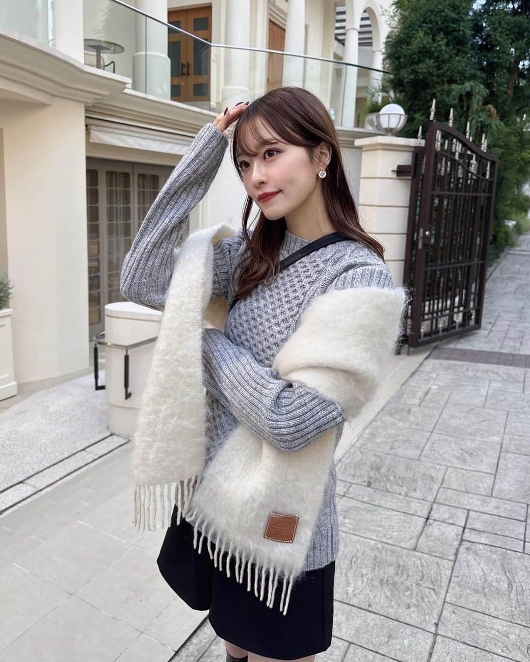 吉次玲奈さんのインスタグラム写真 - (吉次玲奈Instagram)「先日のコーデ⁡🩶  tops: @randeboo_official  bottom/boots: @grl_official  ⁡ #randeboo #ランデブー  #カーディガン #カーディガンコーデ #着回し #着回しコーデ #ニット #冬コーデ #シャツ #ロングブーツ #ロングブーツコーデ #キャミワンピ #キャミワンピース #キャップコーデ #秋冬コーデ #冬服 #ブラウスコーデ #ブラウス #セットアップ #セットアップコーデ  #ゾゾタウン #zozotown購入品 #zozotown #156cmコーデ #骨格ウェーブ #骨格ウェーブコーデ」12月12日 21時11分 - rena_yoshitsugu