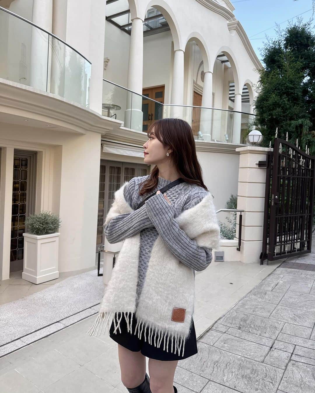 吉次玲奈さんのインスタグラム写真 - (吉次玲奈Instagram)「先日のコーデ⁡🩶  tops: @randeboo_official  bottom/boots: @grl_official  ⁡ #randeboo #ランデブー  #カーディガン #カーディガンコーデ #着回し #着回しコーデ #ニット #冬コーデ #シャツ #ロングブーツ #ロングブーツコーデ #キャミワンピ #キャミワンピース #キャップコーデ #秋冬コーデ #冬服 #ブラウスコーデ #ブラウス #セットアップ #セットアップコーデ  #ゾゾタウン #zozotown購入品 #zozotown #156cmコーデ #骨格ウェーブ #骨格ウェーブコーデ」12月12日 21時11分 - rena_yoshitsugu