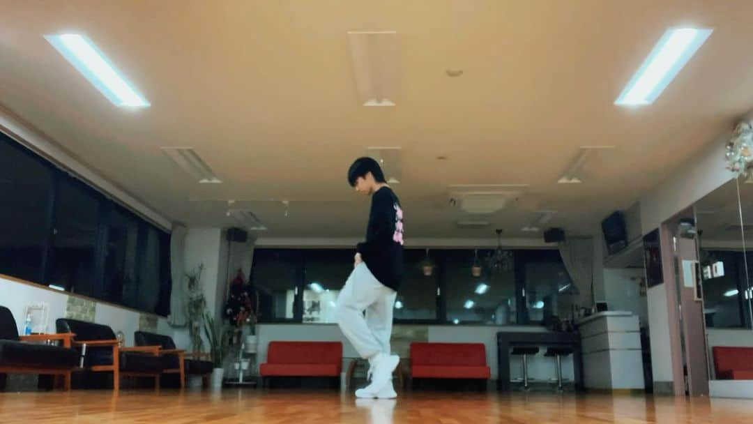 木下流声のインスタグラム：「🍃Practice…  🧠My choreography  🎧Boyfriend -PartII- Artist : Flower  #dance #dancer #choreography #flower #boyfriendpart2」