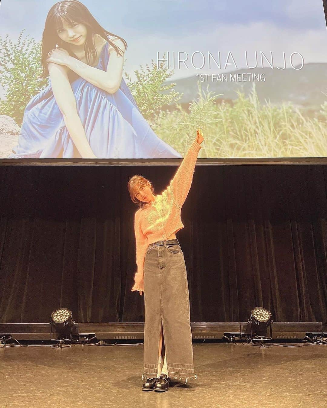 運上弘菜さんのインスタグラム写真 - (運上弘菜Instagram)「. 『Unjo Hirona 1st FANMEETING』in福岡.東京 運上弘菜卒業記念フォトブックお渡し会 足を運んでくださった皆さんありがとうございました…！  卒業して初めてのイベントという事でどきどきしておりましたが 皆さんの顔を見ると一気に安心して 楽しい時間を過ごすことができました☺︎  フォトブックへのサイン書きも有難いことにたくさん 卒業後も変わらずに応援してくださることに 改めて心から感謝です…！  また会える日まで☺︎」12月12日 21時21分 - nappi_0809