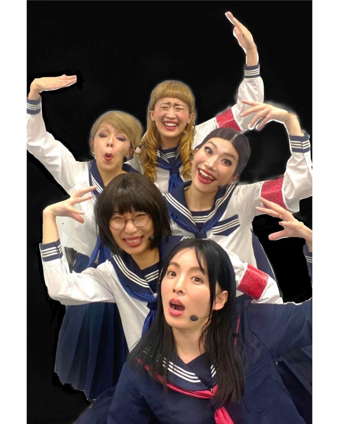 沙羅さんのインスタグラム写真 - (沙羅Instagram)「新しい学校のリーダーズ⁉️😳 ハシヤスメ・アツコさんとホリプロコムものまね軍団でコラボしました！SUZUKAちゃん、めちゃ似てた😂❣️  今年ハマりにハマらせていただいたオトナブルーのネタができて嬉しかったです🥹ダンスは２日で必死に覚えました🔥笑 観てくれたみんな、ありがとう〜❤️  危険物てぃらてぃらの早川ちゃんは このネタを最後に芸人を卒業🌸 最後に一緒にできてよかった‼️  本当にお疲れ様でした！！ありがとう😭  たむたむの欽ちゃん、雛壇で笑った笑った😂笑笑  #新しい学校のリーダーズ #SUZUKA #ハシヤスメアツコ #アンミカ #危険物てぃらてぃら早川知里 #研ナオコ #メルヘン須長 #丸山桂里奈 #沙羅 #井森美幸 #まーな #ものまね #ホリプロ #bish  #たむたむ #欽ちゃん #仮装大賞」12月12日 21時23分 - sarapika128