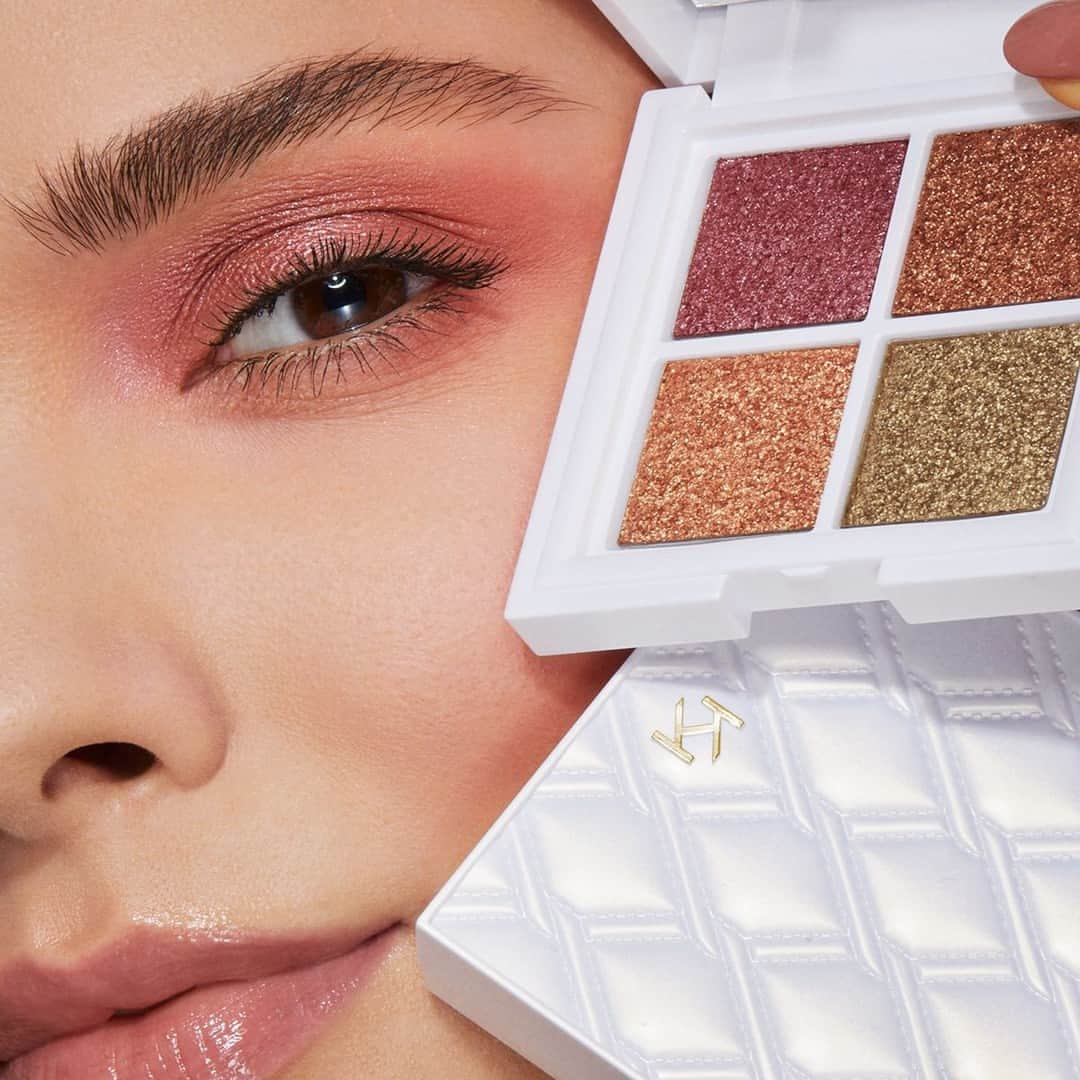 KIKO MILANOさんのインスタグラム写真 - (KIKO MILANOInstagram)「Heat up your gaze with warm shimmery tones! 🧡✨🤎 The #KIKOHolidayPremiere Made To Shine Eyeshadow Palette features four metallic shades with intense color payoff and a dreamy soft texture 💫 ⁣ ⁣  24h Lasting Foundation 06 - Charming Duo Blush 02 - Setting Face Powder - Made To Shine Eyeshadow Palette 02 - Volume & Curl Mascara - Glossy Lip Oil 02 - New Power Pro Nail Lacquer 26」12月12日 21時30分 - kikomilano