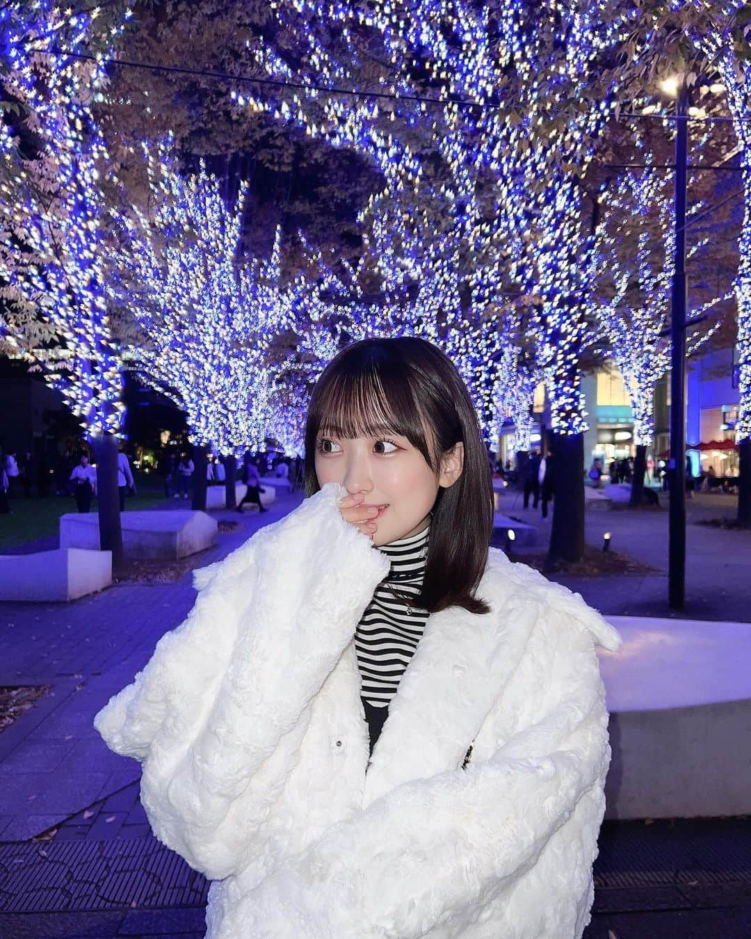 渡部愛加里のインスタグラム：「横浜も行った ☺︎ 2枚目ピントが背景だった」