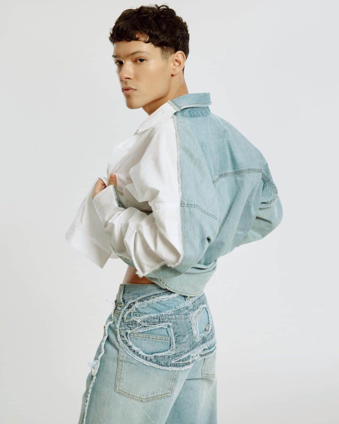 ZOO Magazineのインスタグラム：「ZOO MAGAZINE ISSUE #81: A PERFECT DAY  Omar Rudberg by Nina Raasch  shot and interviewed exclusively for ZOO MAGAZINE 81 - ZOO MAGAZINE 20 YEARS  Full look: @Diesel @glennmartens Photographer: Nina Raasch @ninaraasch Talent: Omar Rudberg @officialomar Stylist: Izabela Macoch @izabelamacoch Stylist’s Assistant: Katrin Busse @busse.katrin Hair & Make-up: Ana Buvinic @ana.buvinic Location: Blogfabrik Studio @blogfabrik Interview: Jim Butler  #ZooMagazine #20YEARSZOOMAGAZINE #Diesel #OmarRudberg #OMR #YoungRoyals #editorial #fashionphotography」