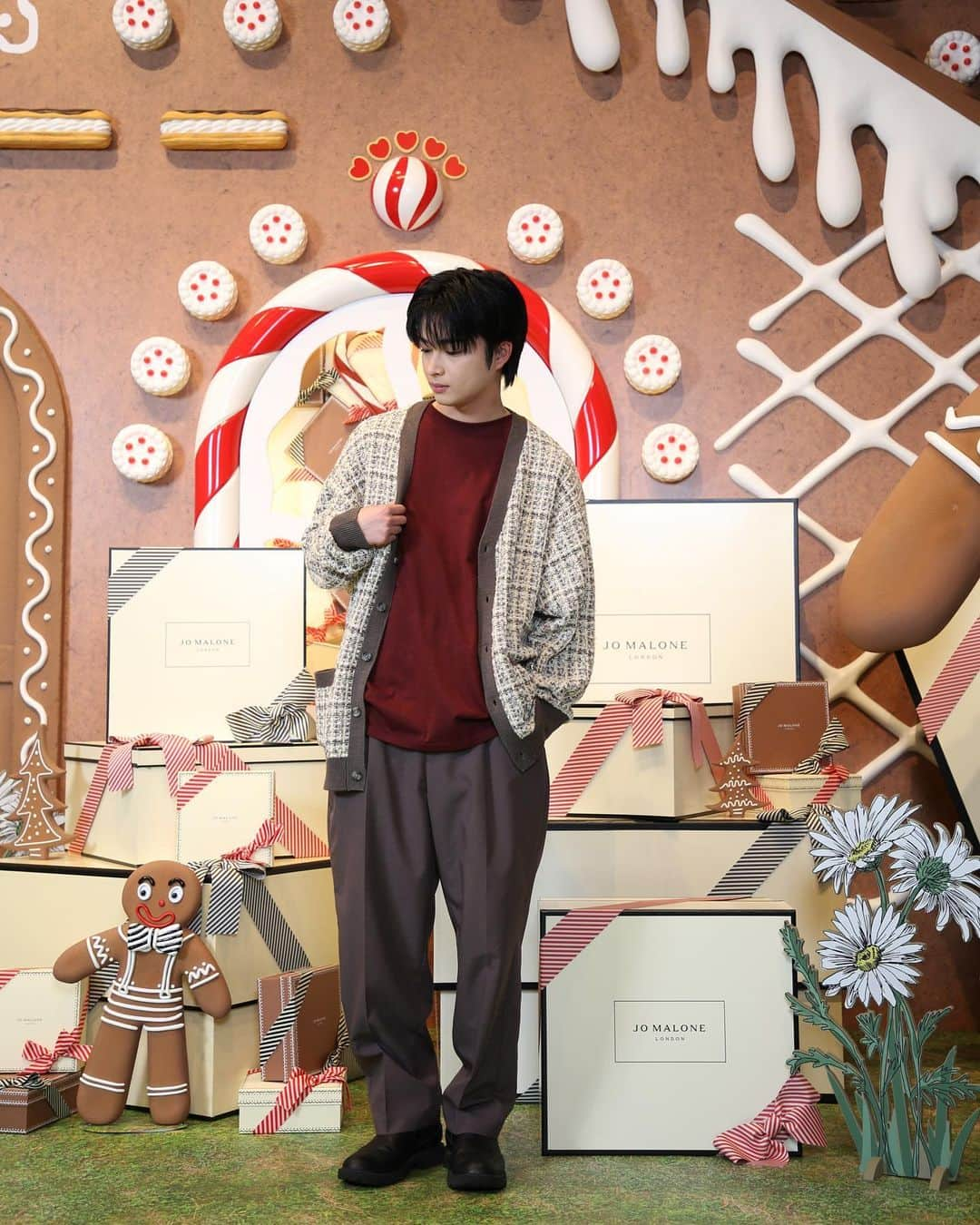 曽田陵介さんのインスタグラム写真 - (曽田陵介Instagram)「JO MALONE LONDON  ポップアップイベント Gingerbread Landにお邪魔させてもらいました〜⛄️  12月14日(木)〜12月25日(月) 表参道ヒルズ B3F スペース オーにて開催されているので、公式LINEアカウントから事前予約して是非行ってみてください〜🎄  #PR #JustBecause #JoMaloneLondon #SeasonOfScent」12月12日 21時45分 - s24ry