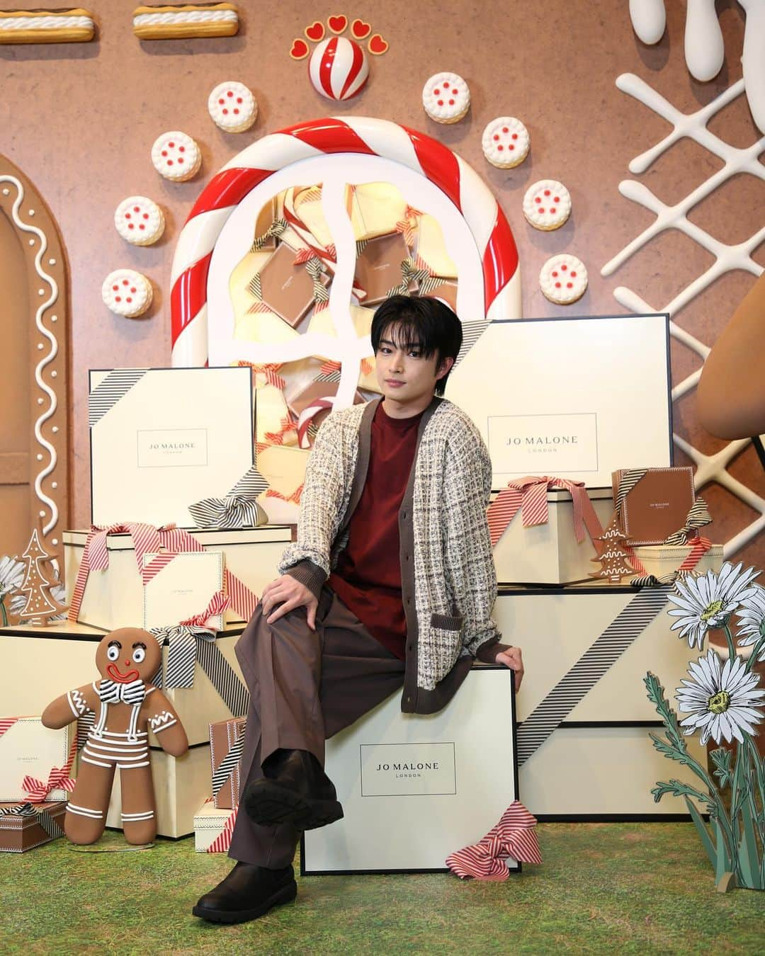 曽田陵介さんのインスタグラム写真 - (曽田陵介Instagram)「JO MALONE LONDON  ポップアップイベント Gingerbread Landにお邪魔させてもらいました〜⛄️  12月14日(木)〜12月25日(月) 表参道ヒルズ B3F スペース オーにて開催されているので、公式LINEアカウントから事前予約して是非行ってみてください〜🎄  #PR #JustBecause #JoMaloneLondon #SeasonOfScent」12月12日 21時45分 - s24ry