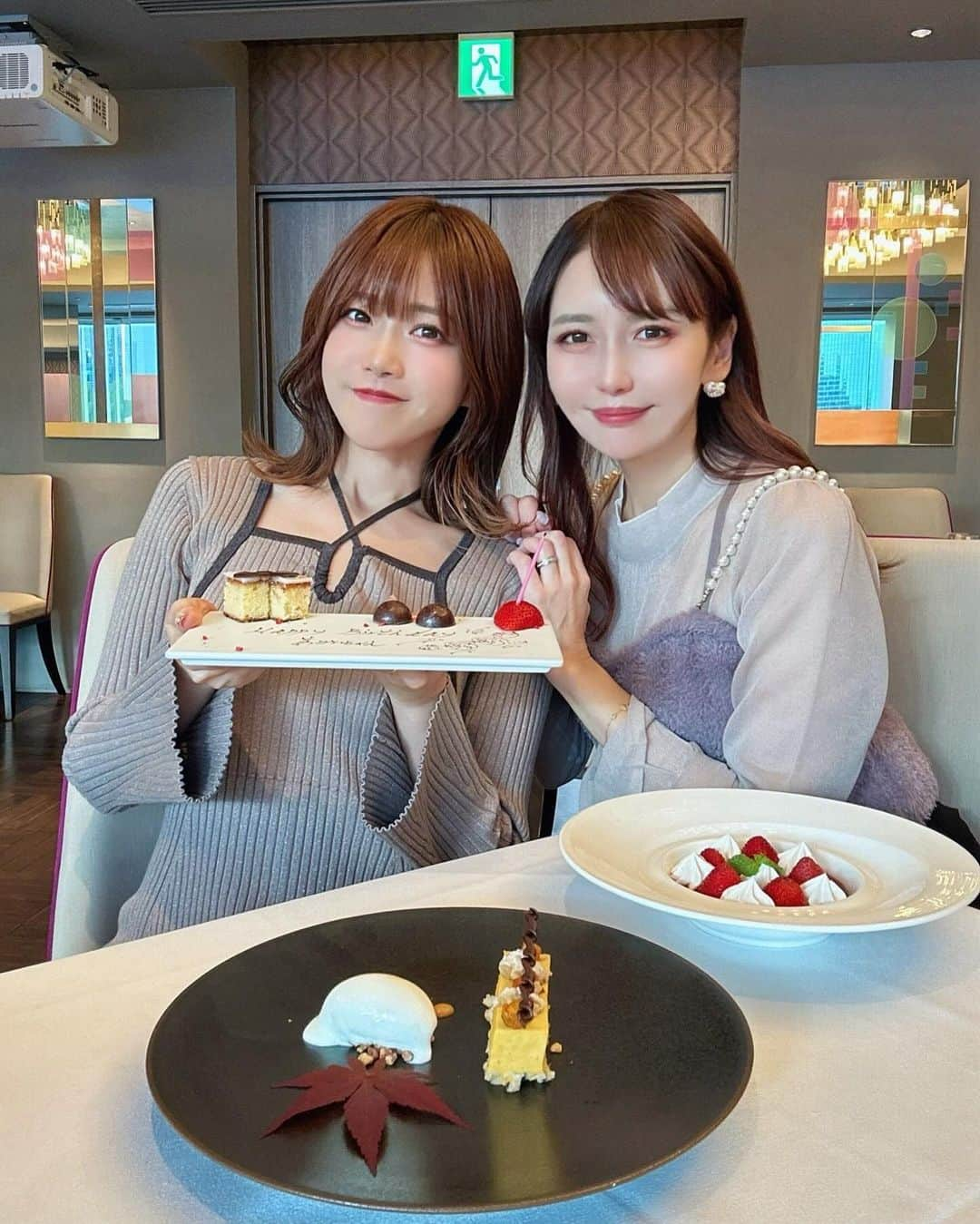 momoさんのインスタグラム写真 - (momoInstagram)「. あみたんの誕生日会🎂 生まれてきてくれてありがとう💕 大好きなあみたんずっと幸せでいてね🫶🏻  . #誕生日#誕生日プレート#銀座#銀座ランチ#銀座シックス#ザグラン銀座#グラン銀座#thegrandginza47#thegrandginza #ginzasix#grandginza」12月12日 21時48分 - momomonyan