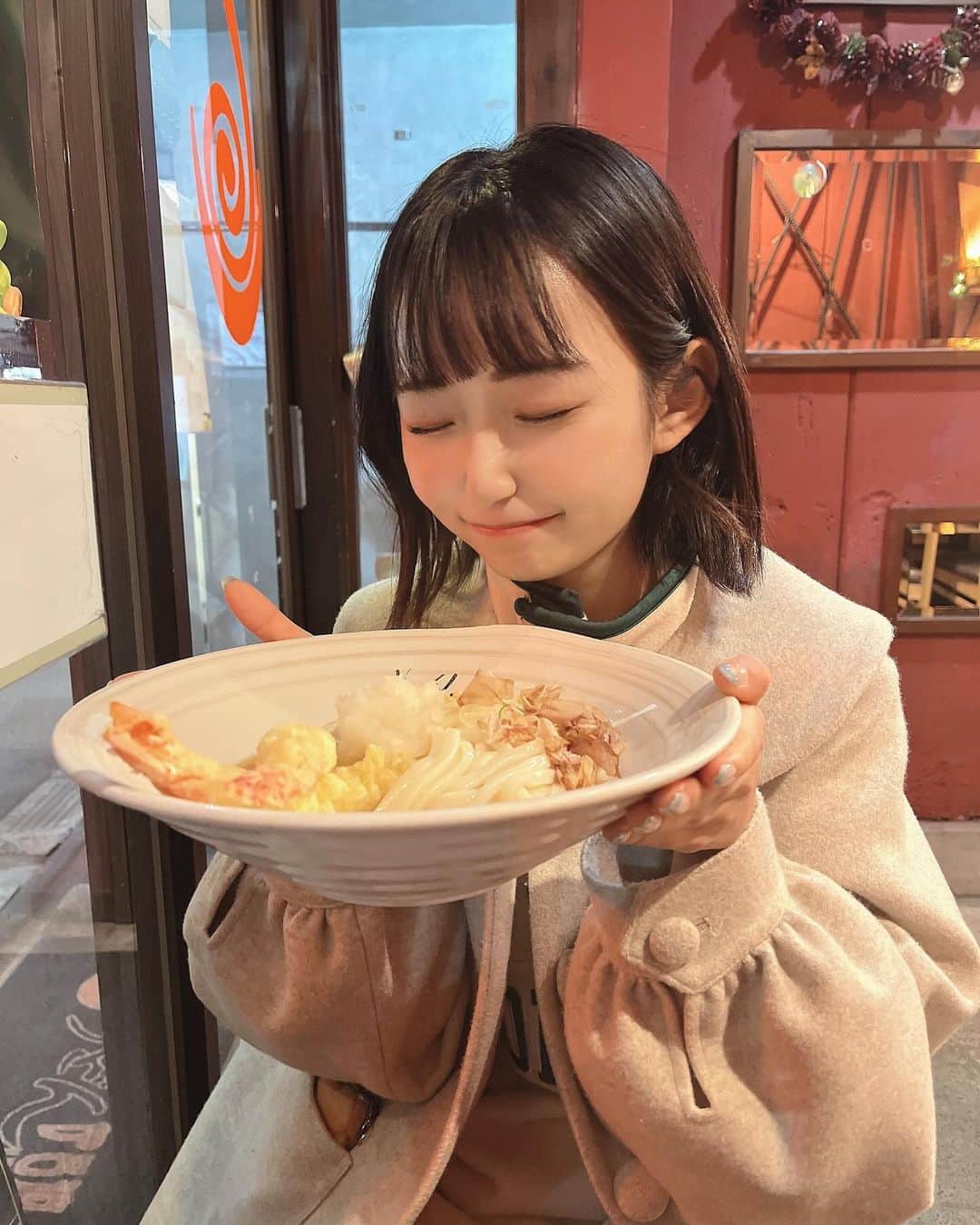 音井結衣さんのインスタグラム写真 - (音井結衣Instagram)「マネージャーさんオススメのうどん屋さんに行ったのだ!美味しかった〜♪やっぱりうどんが大好きです!! ♡o｡+..:*♡o｡+..:*♡o｡+..:*♡o｡+..:*♡o｡+..:* #asobisystem #うどん #うどん屋 #原宿 #グルメ #アイドル  #idol  #アイドル前髪 #うどん伊呂波 #原宿グルメ #ボブ #japanesegirl  #instagood  #likestagram  #uwu  #量産型ヲタク  #ヲタク  #アイドルヲタク #kawaiigirl  #kawaiifashion  #随手拍 #instadaily  #ootd #tiktok #每日穿搭 #tiktokers #tiktokjapan  #jk  #自撮り  #selfie」12月12日 21時59分 - otoi_yui_19
