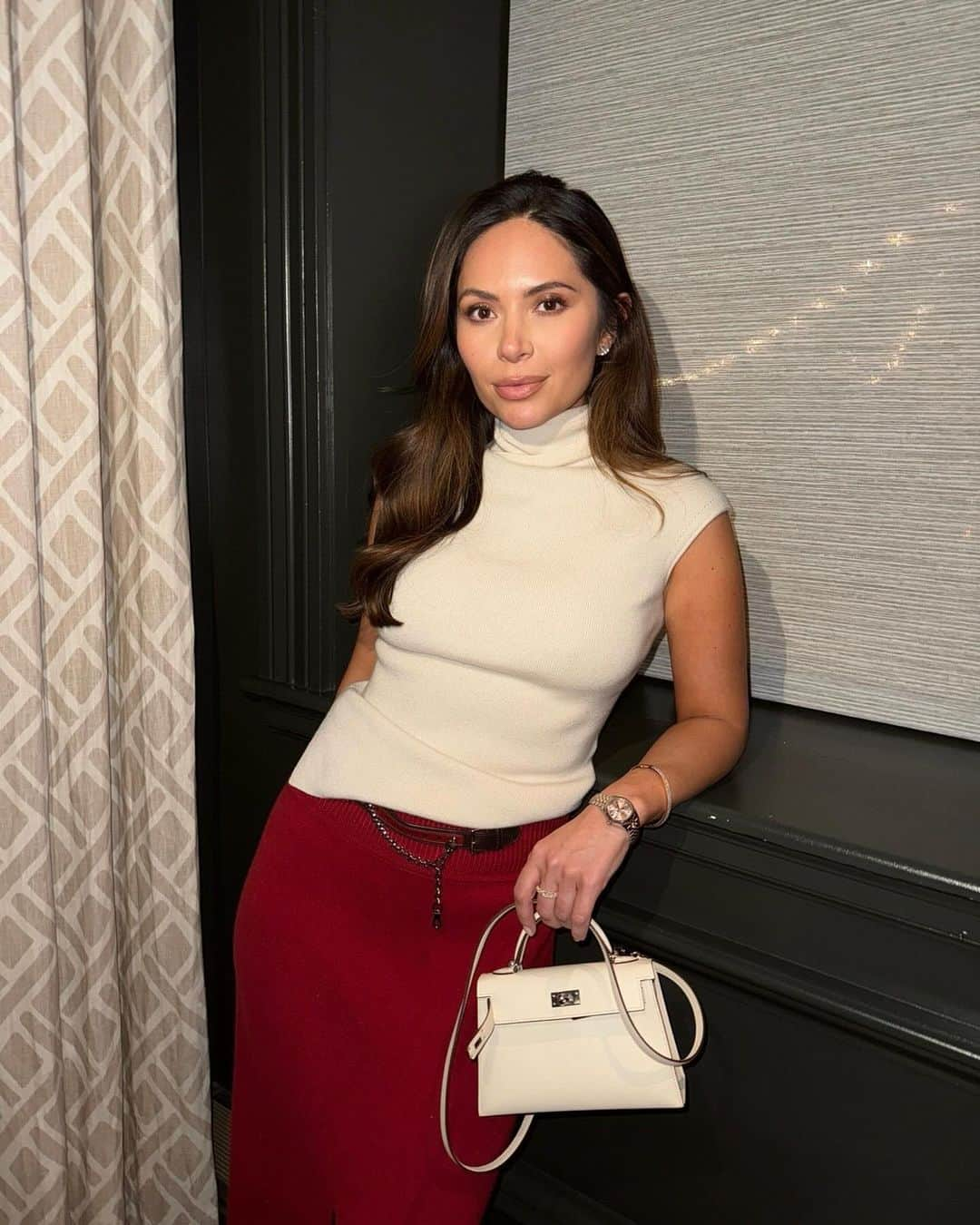 Marianna Hewittさんのインスタグラム写真 - (Marianna HewittInstagram)「favorite color of the season 💋🎁🍒  aspen for @hermes winter camp」12月12日 22時01分 - marianna_hewitt