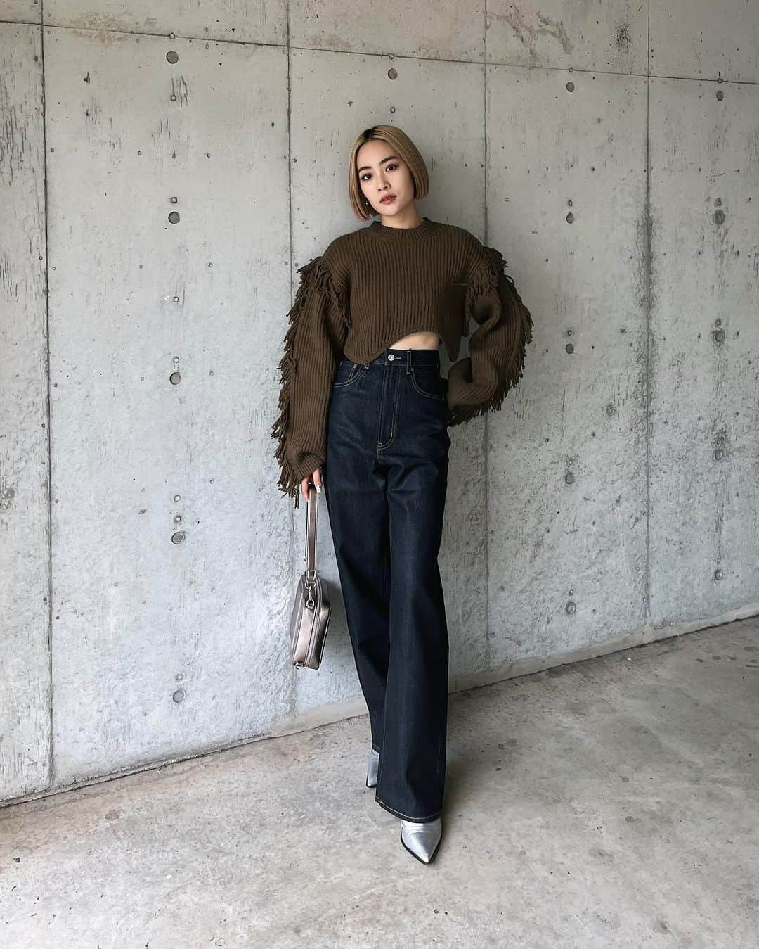 MOUSSY SNAPさんのインスタグラム写真 - (MOUSSY SNAPInstagram)「#MOUSSYSNAP @reina___4 158cm LAZONA KAWASAKI STAFF / ラゾーナ川崎店スタッフ  ・IRREGULAR HEM CROPPED KNIT(010GA670-6430) ・HIGH WAIST COATED LOOSE STRAIGHT(010GA611-5400) ・MULTI SQUARE BAG(010GA251-6900) ・POINTED SHORT BOOTS(010GA652-5750) 全国のMOUSSY店舗／SHEL'TTER WEBSTORE／ZOZOTOWNにて発売中。  #MOUSSY #MOUSSYJEANS」12月12日 22時32分 - moussysnap