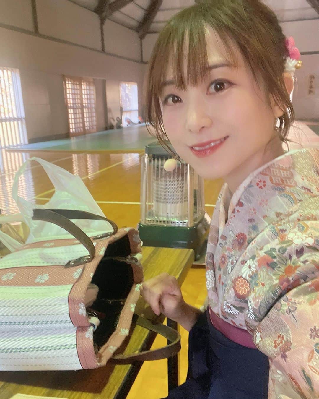 須賀由美子さんのインスタグラム写真 - (須賀由美子Instagram)「毎週日曜日 午後2時〜 『須賀由美子の四季をうたう』  メッセージテーマとは別に 『初詣のお願い』を募集します！  寄せられたお願いは 次回録音のラジオドラマ（新年放送）で 使用させていただきます。 締切は18日（月）  宛先は⬇️ crt-radio.co.jp/message/  または⬇️でポスト。 #シキウタ #栃木放送」12月12日 22時40分 - tottiyumi